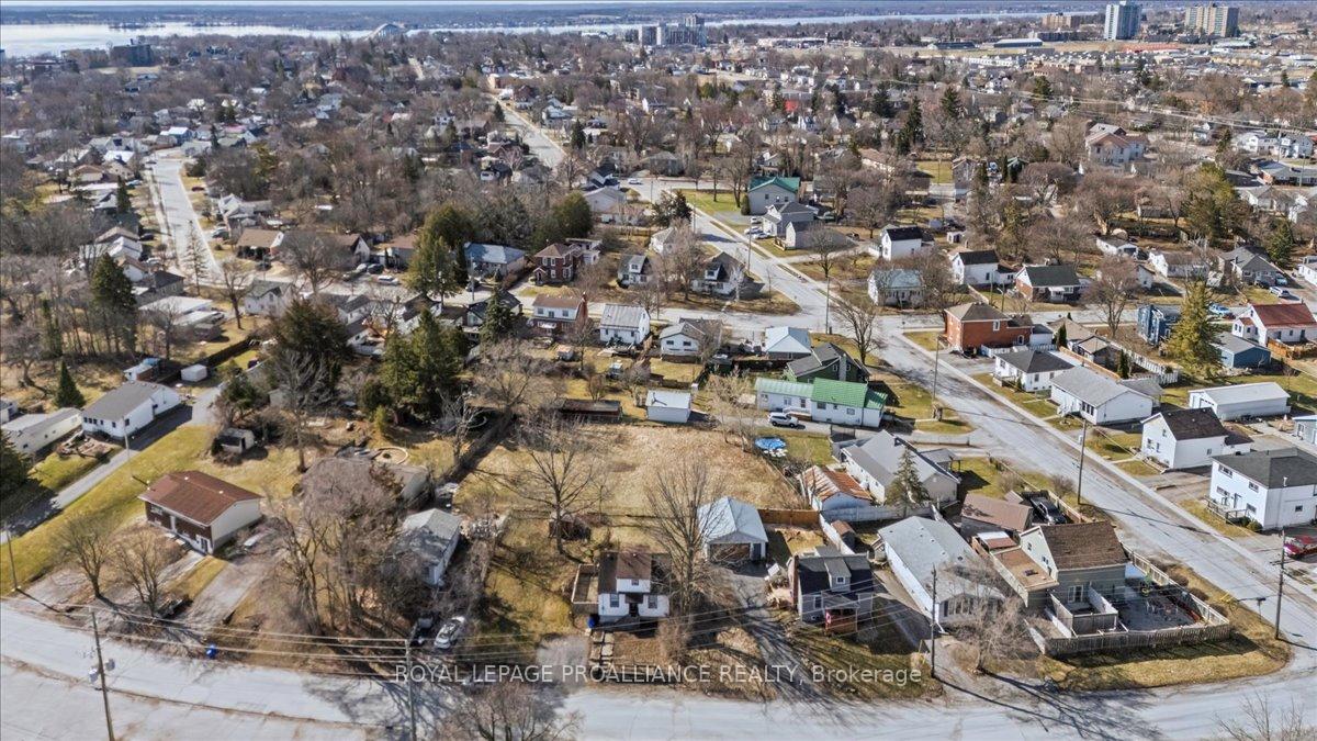 Photo 32 of 102 Wallbridge Crescent, Belleville, Belleville Ward — HOMEH