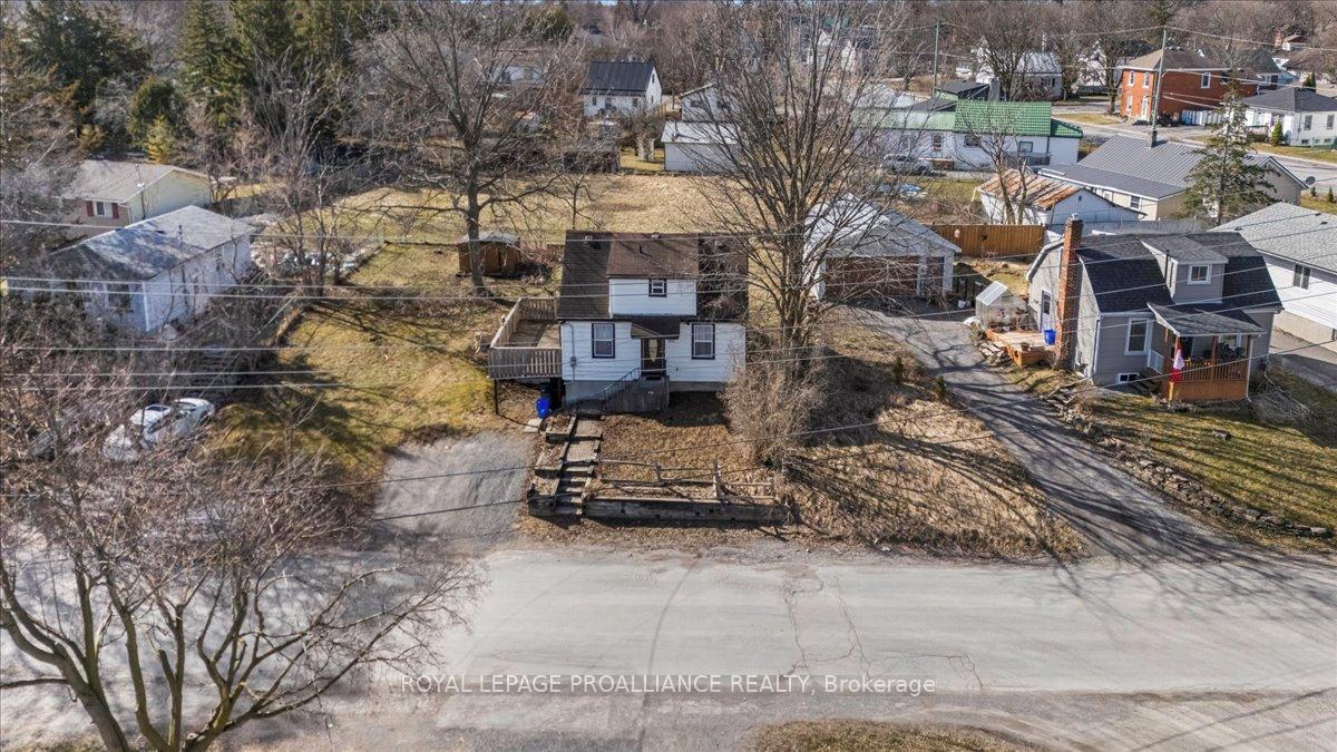 Photo 33 of 102 Wallbridge Crescent, Belleville, Belleville Ward — HOMEH