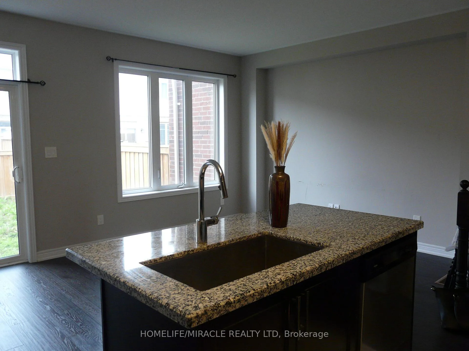 Photo 5 of 66 Clifford Crescent, New Tecumseth, Tottenham — HOMEH