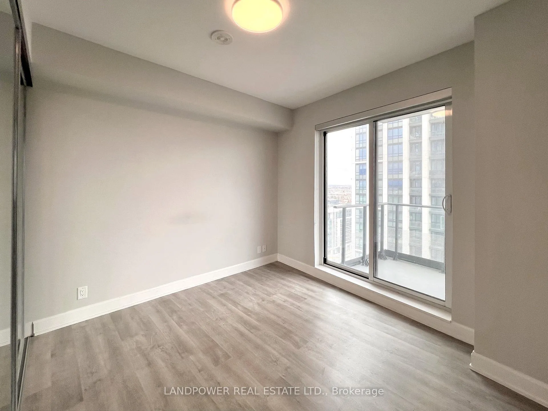 Photo 5 of Unit 1906, 12 Gandhi Lane, Markham, Commerce Valley — HOMEH
