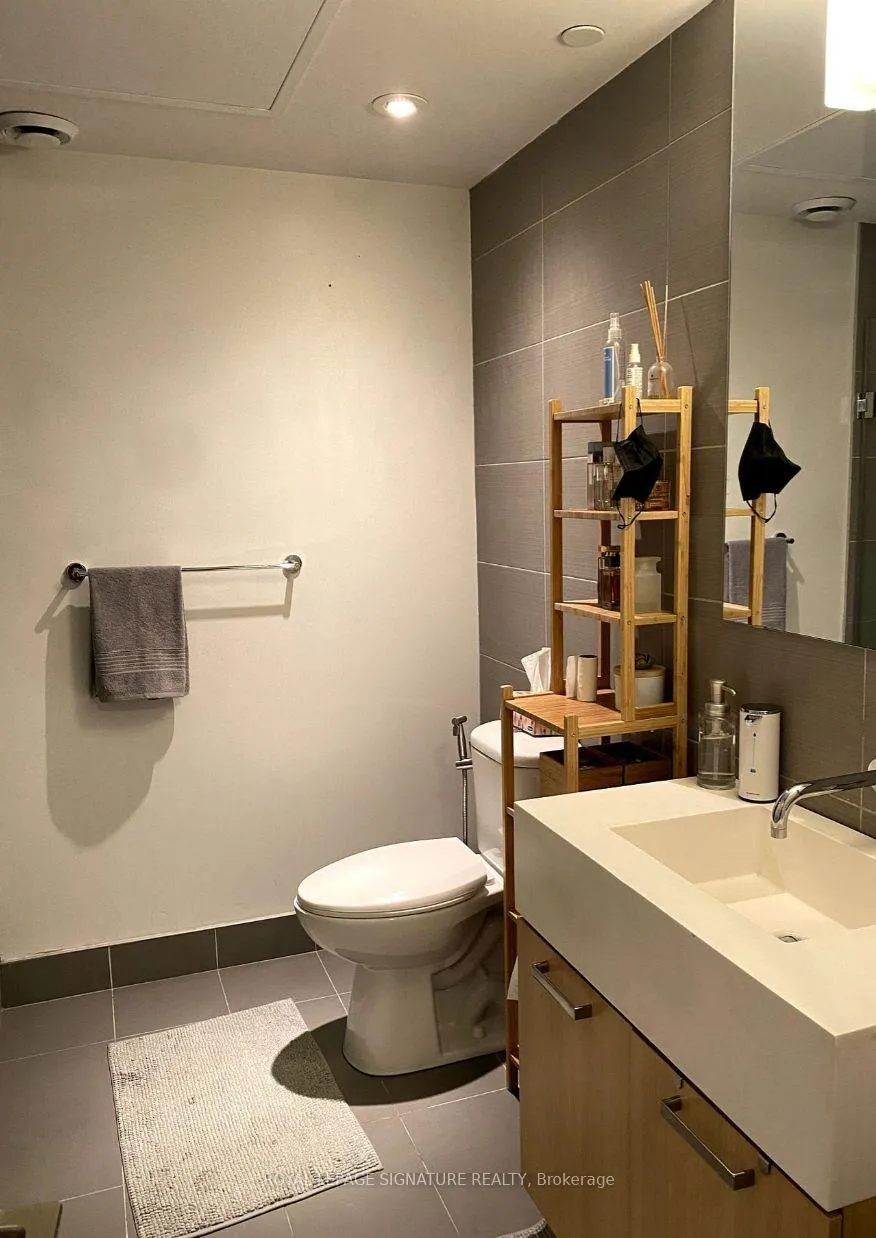 Photo 13 of Unit 719, 560 King Street W, Toronto, Waterfront Communities — HOMEH