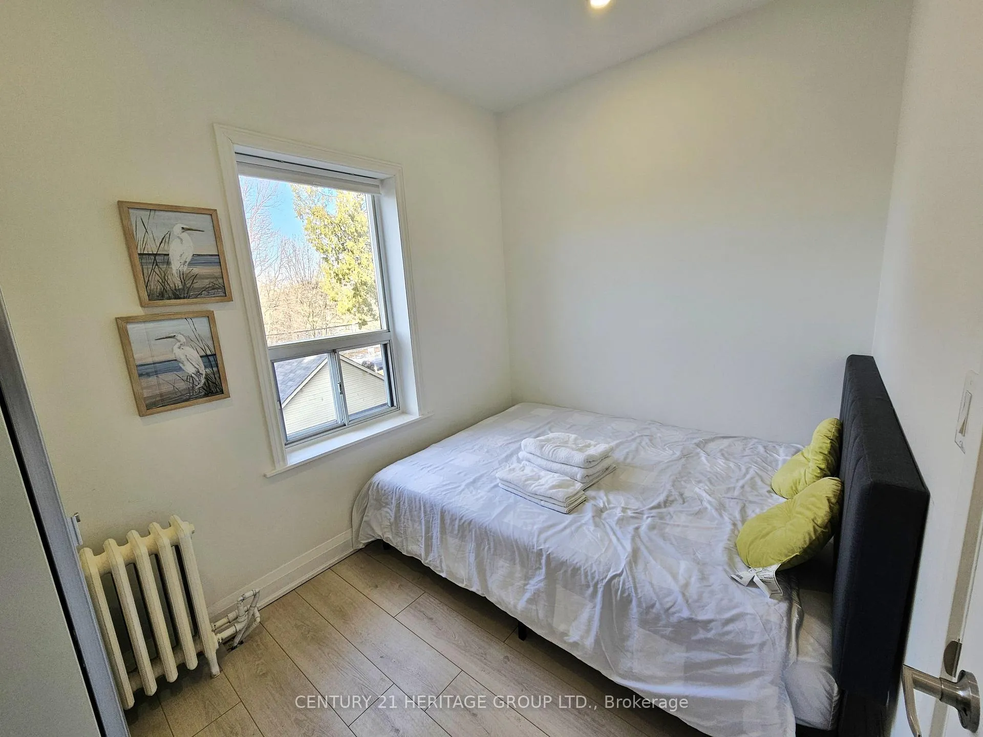 Photo 4 of Unit 2nd B, 344 Shaw Street, Toronto, Trinity-Bellwoods — HOMEH