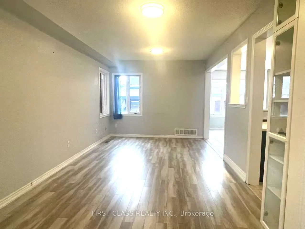 Photo 4 of 35 West Normandy Drive, Markham, Cornell — HOMEH