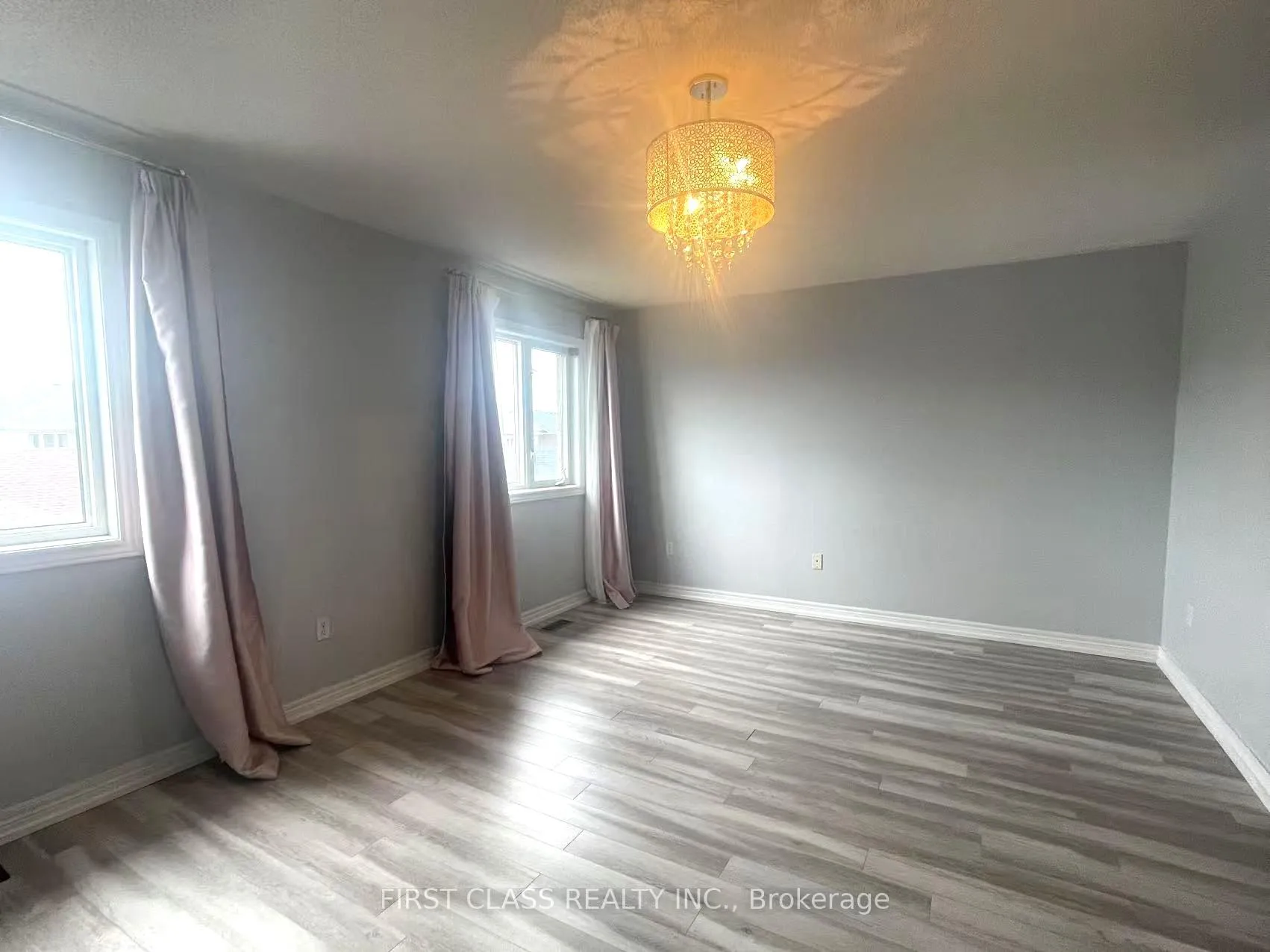 Photo 10 of 35 West Normandy Drive, Markham, Cornell — HOMEH