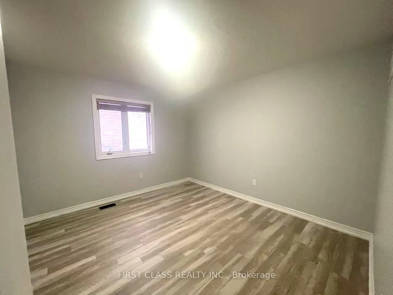 Photo 15 of 35 West Normandy Drive, Markham, Cornell — HOMEH