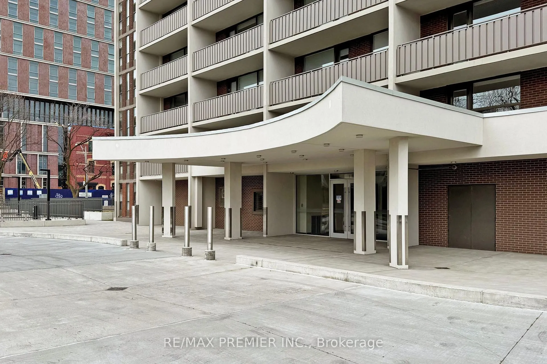 Photo 7 of Unit 804, 666 Spadina Avenue, Toronto, University — HOMEH