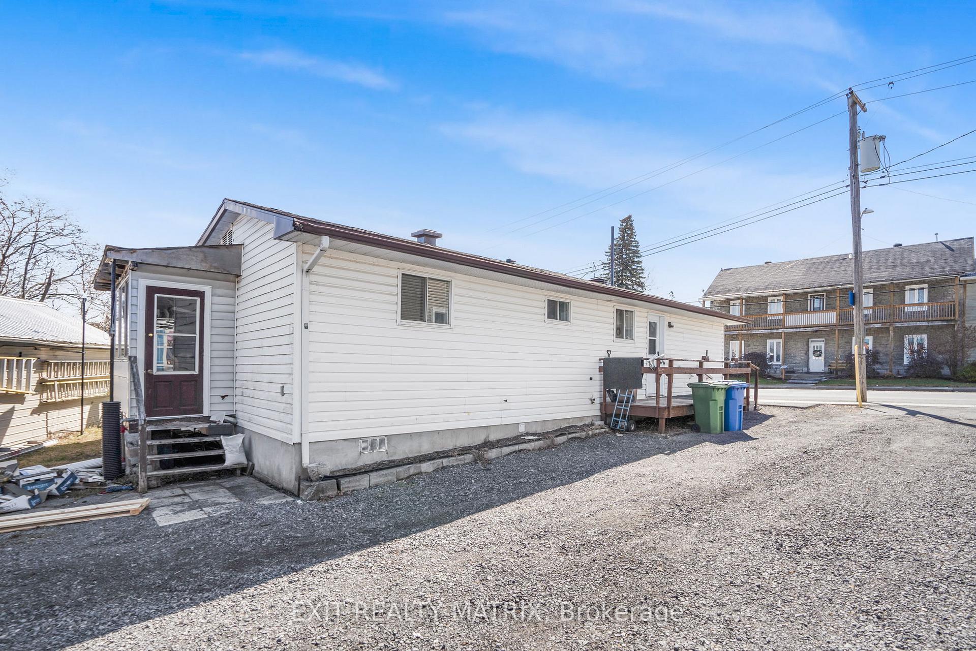 Photo 2 of 978 King Street, Champlain, L'Orignal — HOMEH