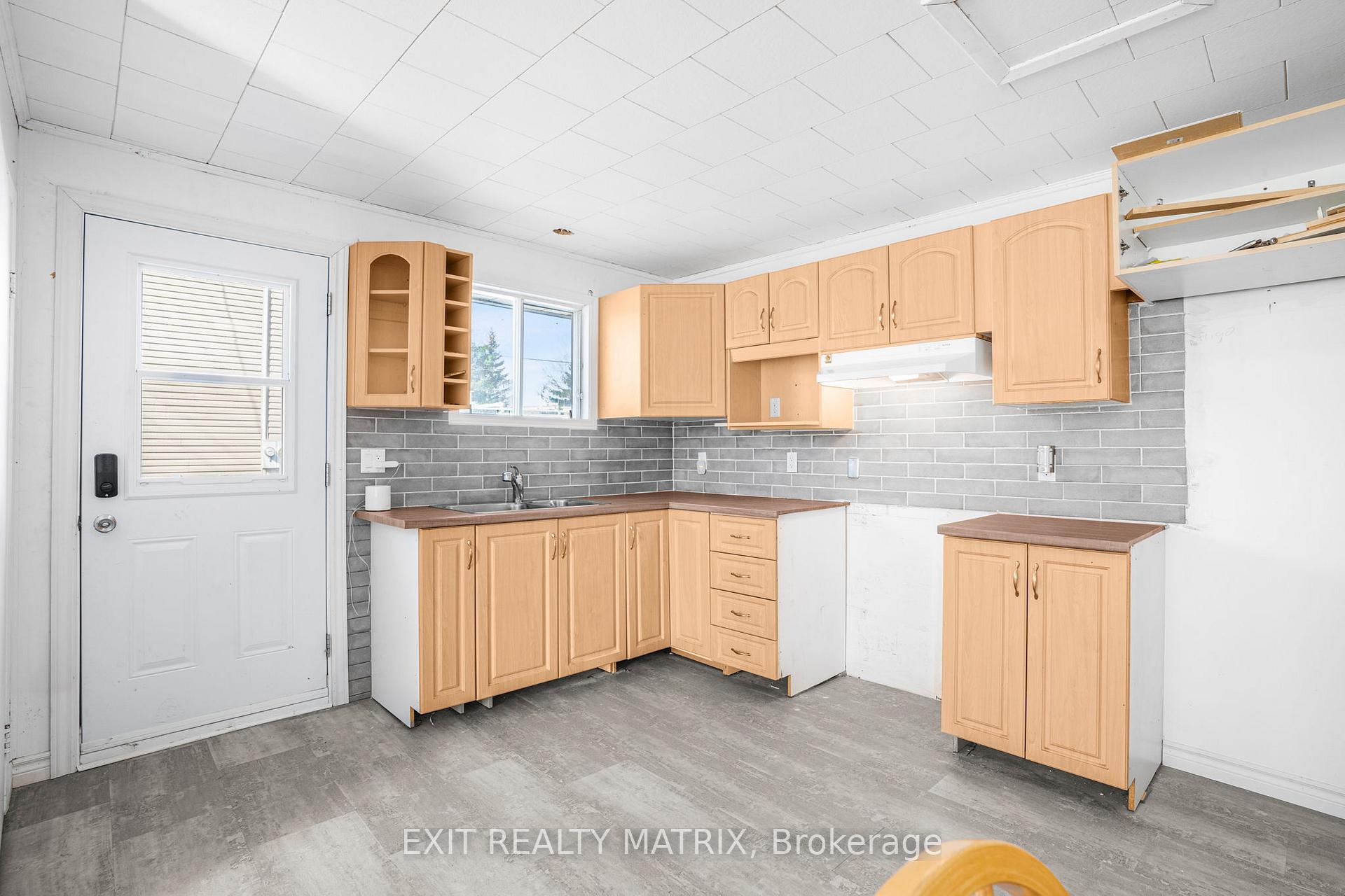 Photo 9 of 978 King Street, Champlain, L'Orignal — HOMEH