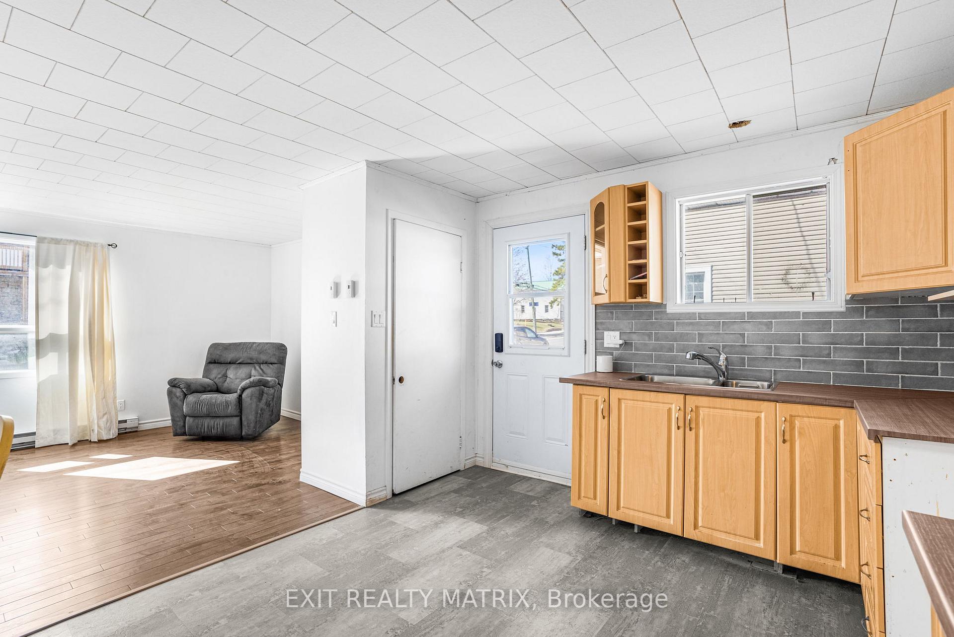 Photo 10 of 978 King Street, Champlain, L'Orignal — HOMEH