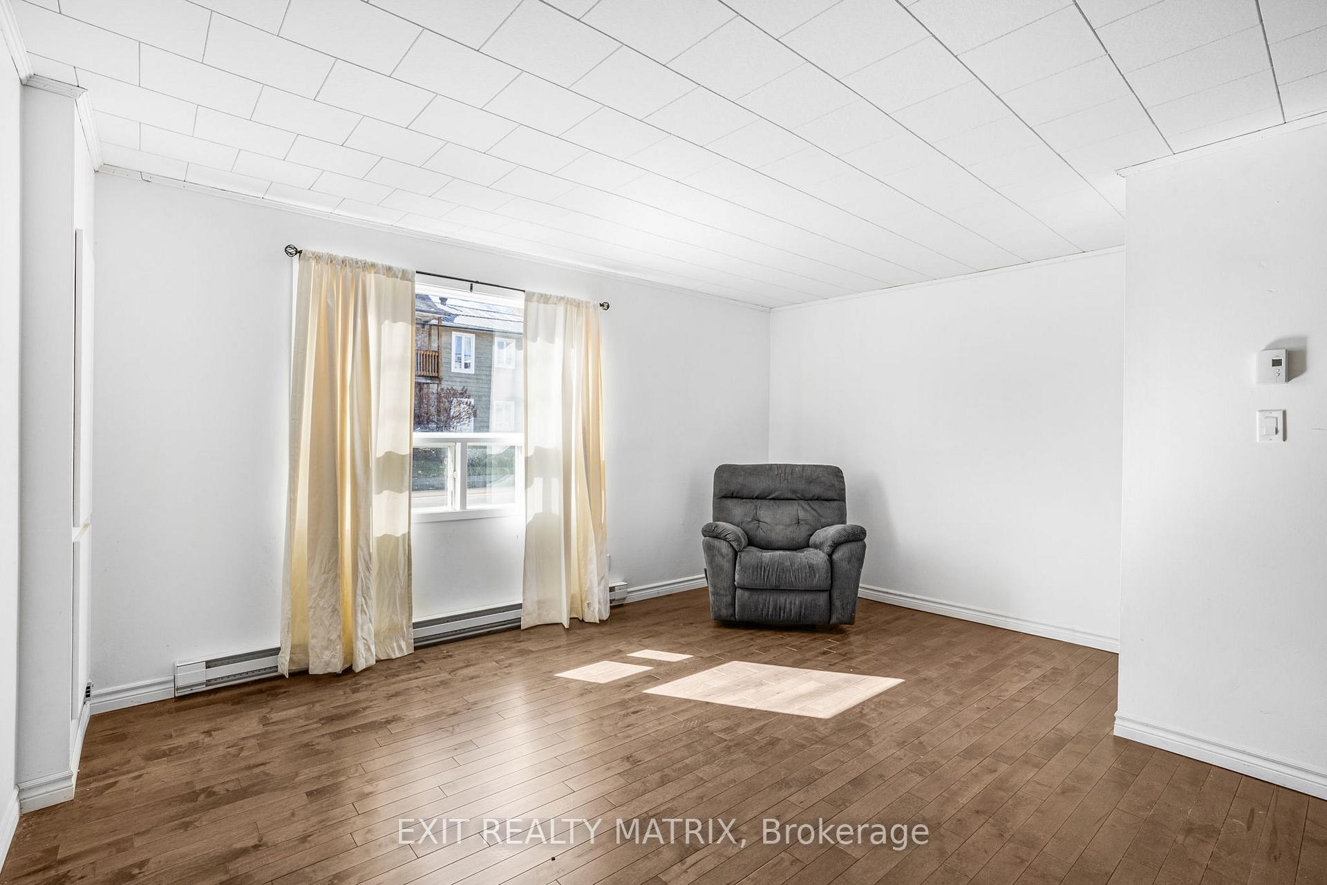 Photo 13 of 978 King Street, Champlain, L'Orignal — HOMEH