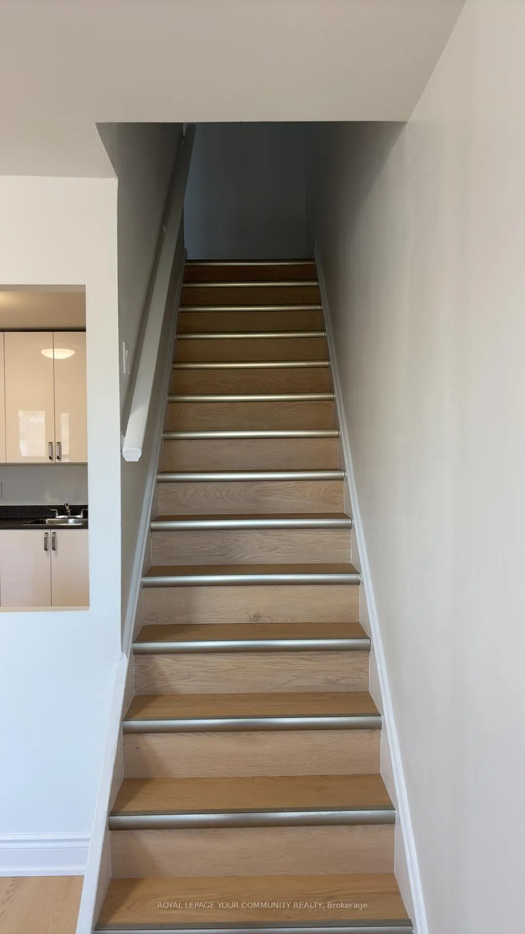 Photo 4 of 909A Danforth Avenue, Toronto, Blake-Jones — HOMEH