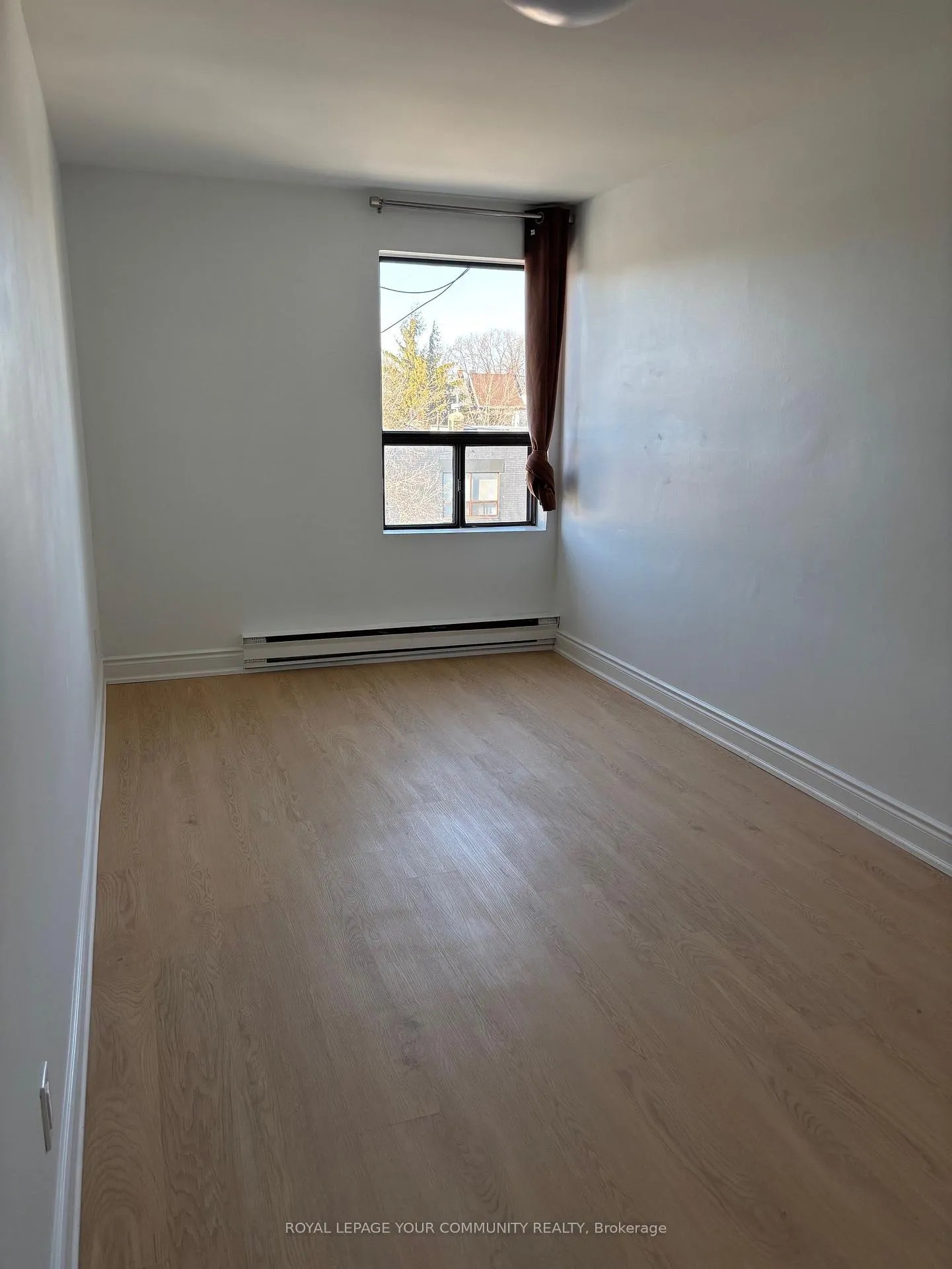 Photo 8 of 909A Danforth Avenue, Toronto, Blake-Jones — HOMEH