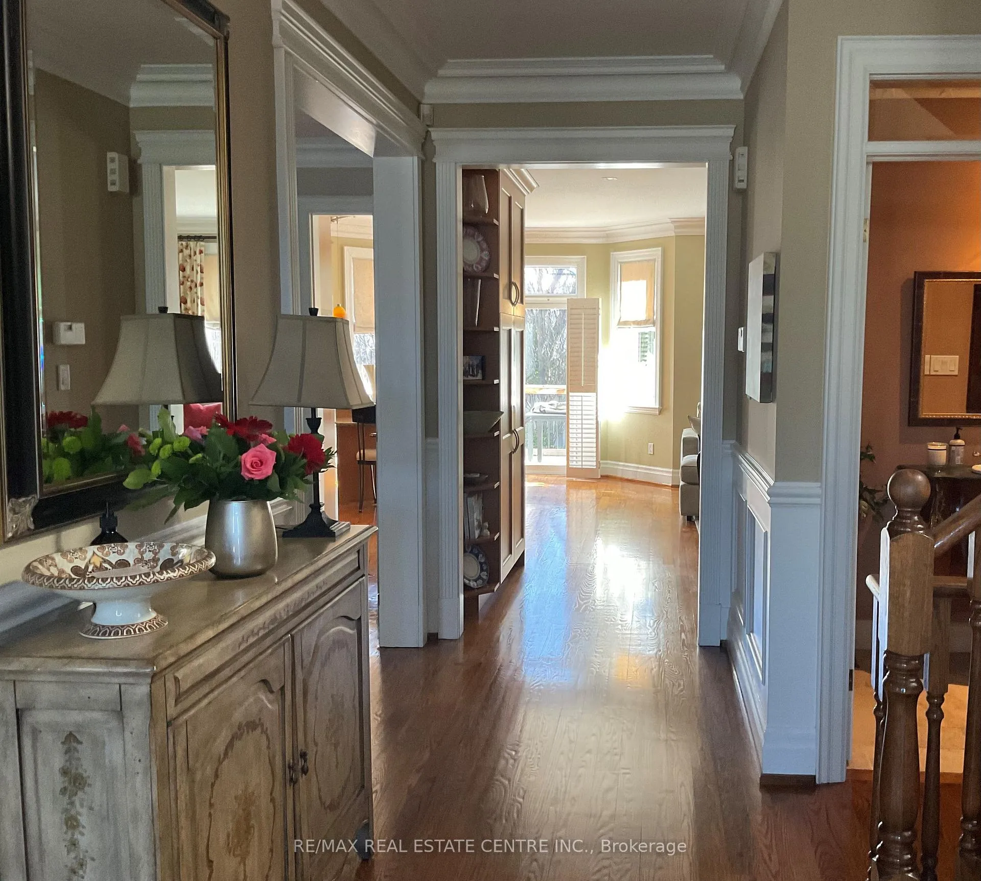 Photo 4 of 539 Douglas Avenue, Toronto, Bedford Park-Nortown — HOMEH