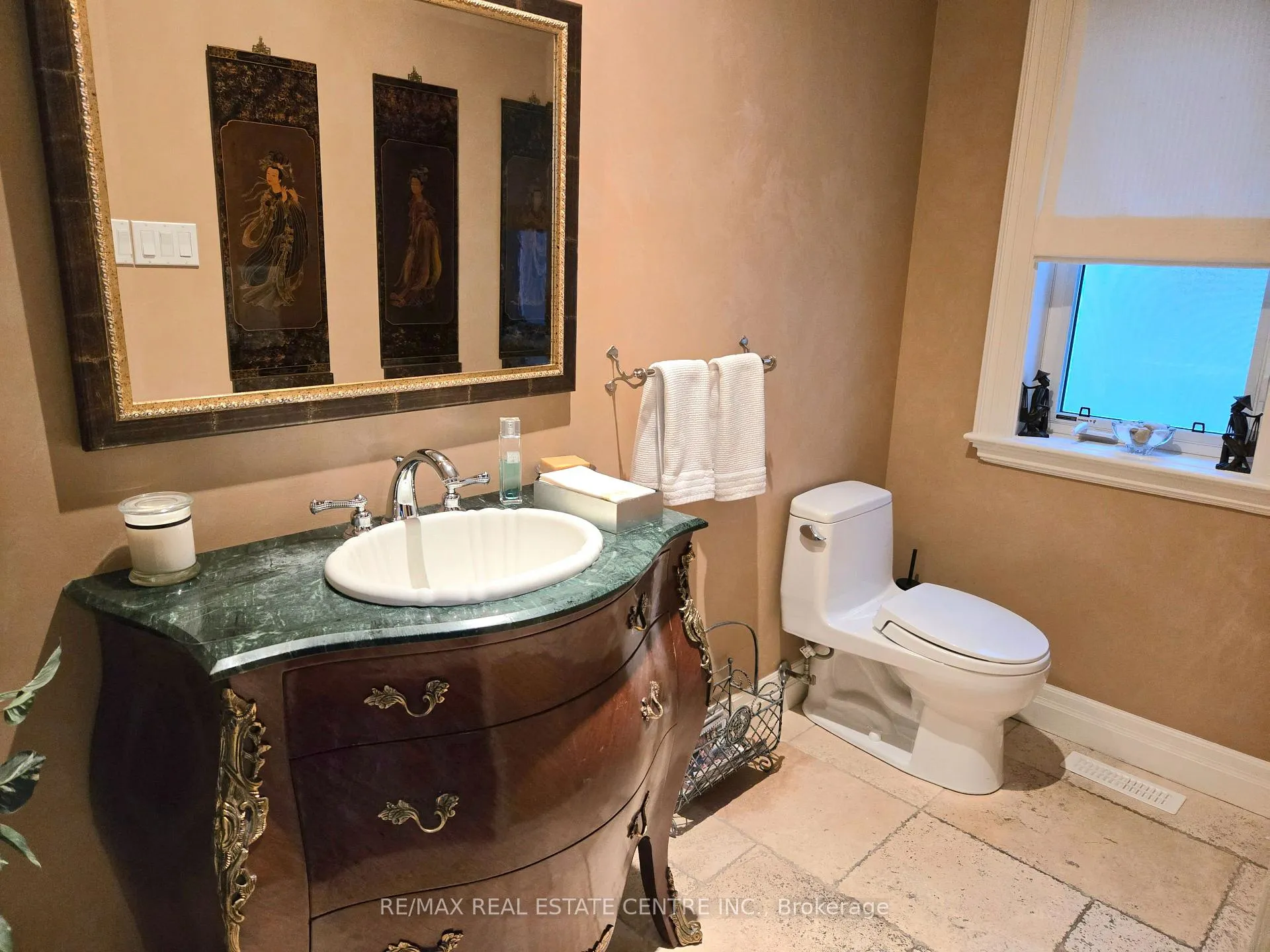 Photo 5 of 539 Douglas Avenue, Toronto, Bedford Park-Nortown — HOMEH