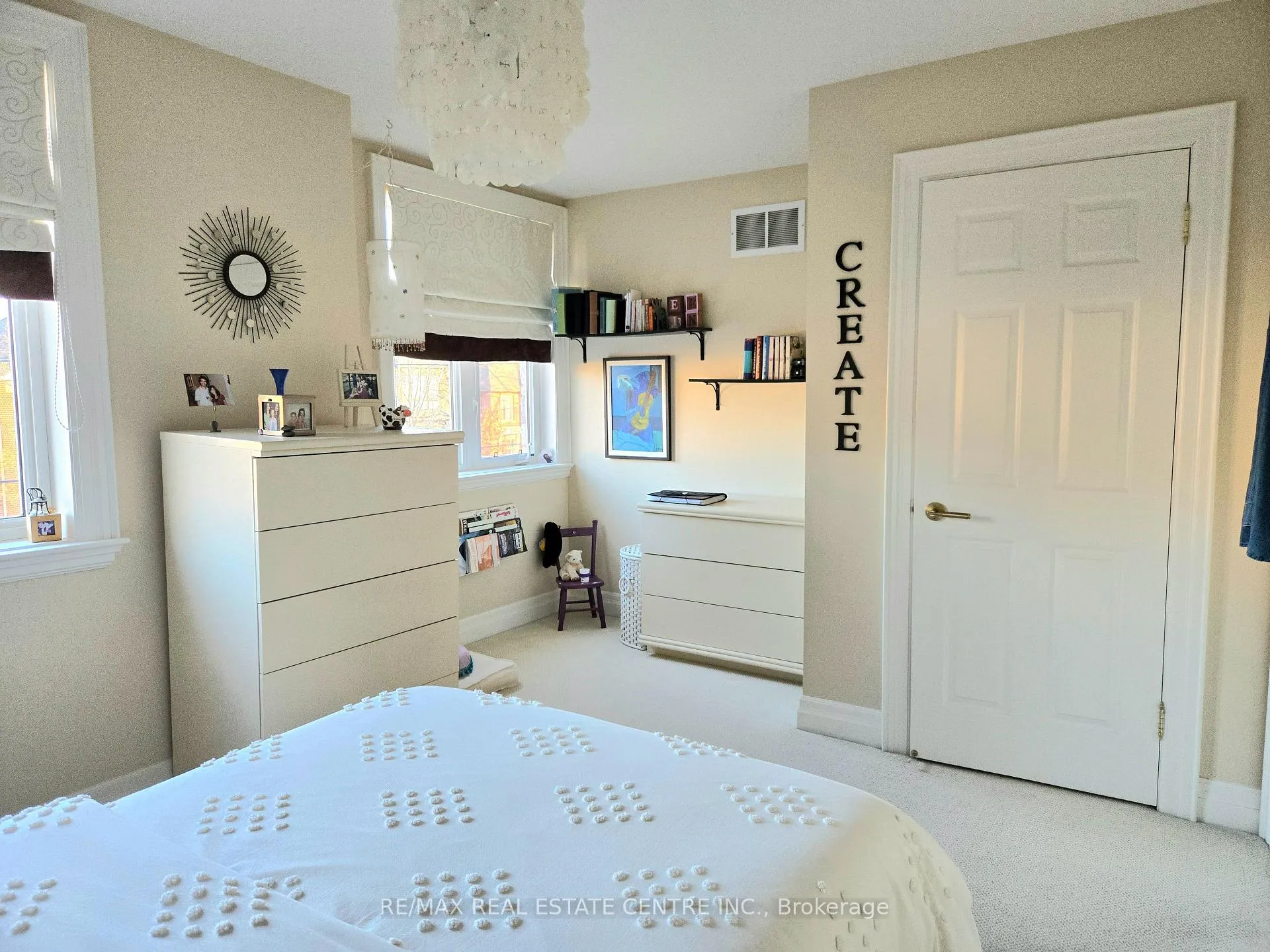 Photo 11 of 539 Douglas Avenue, Toronto, Bedford Park-Nortown — HOMEH