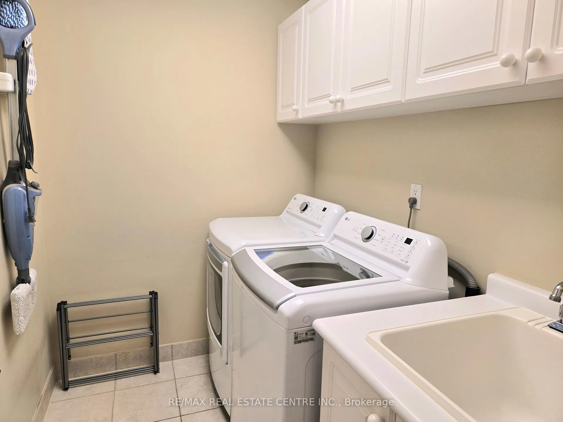 Photo 12 of 539 Douglas Avenue, Toronto, Bedford Park-Nortown — HOMEH