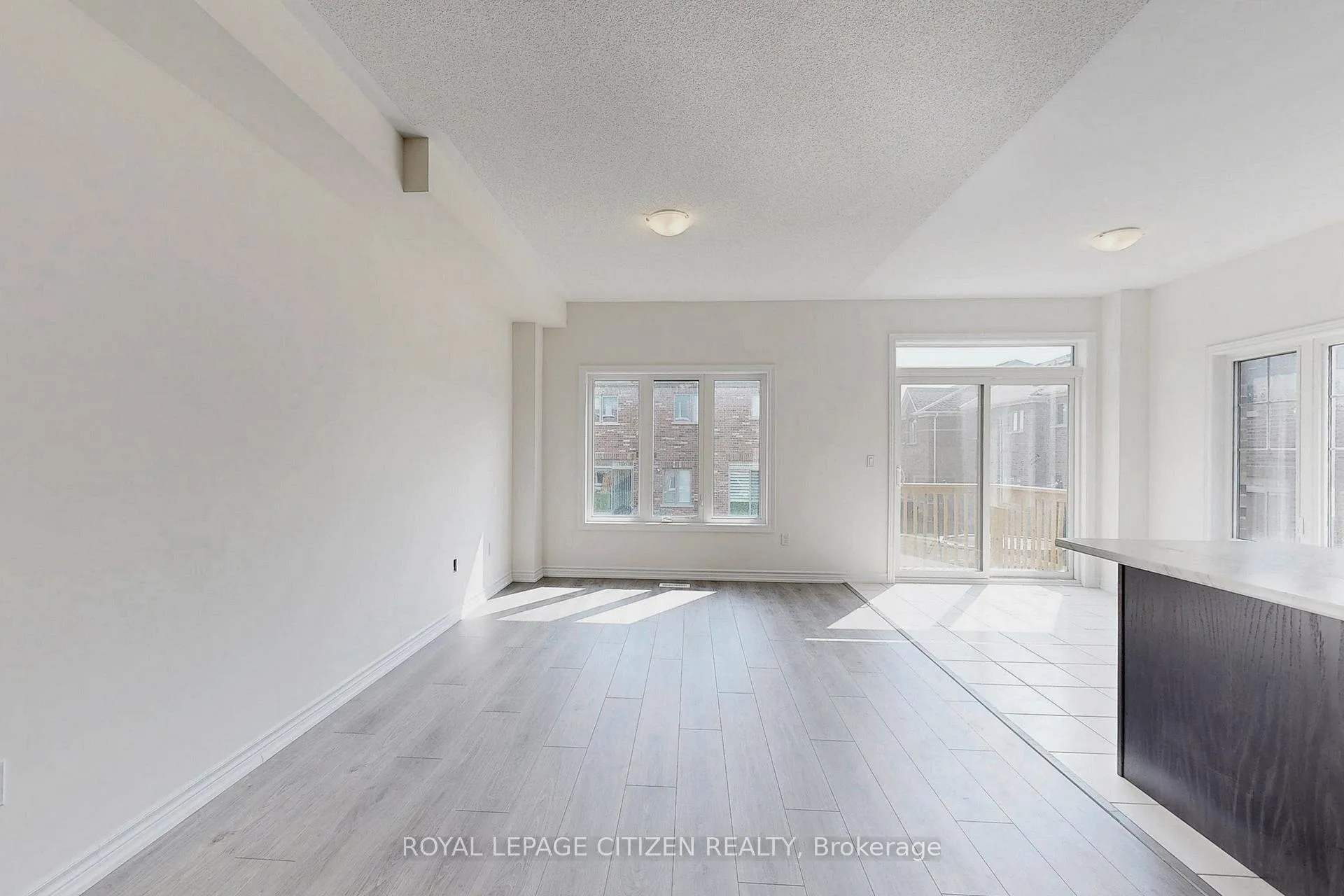 Photo 4 of 113 North Garden Boulevard, Scugog, Port Perry — HOMEH