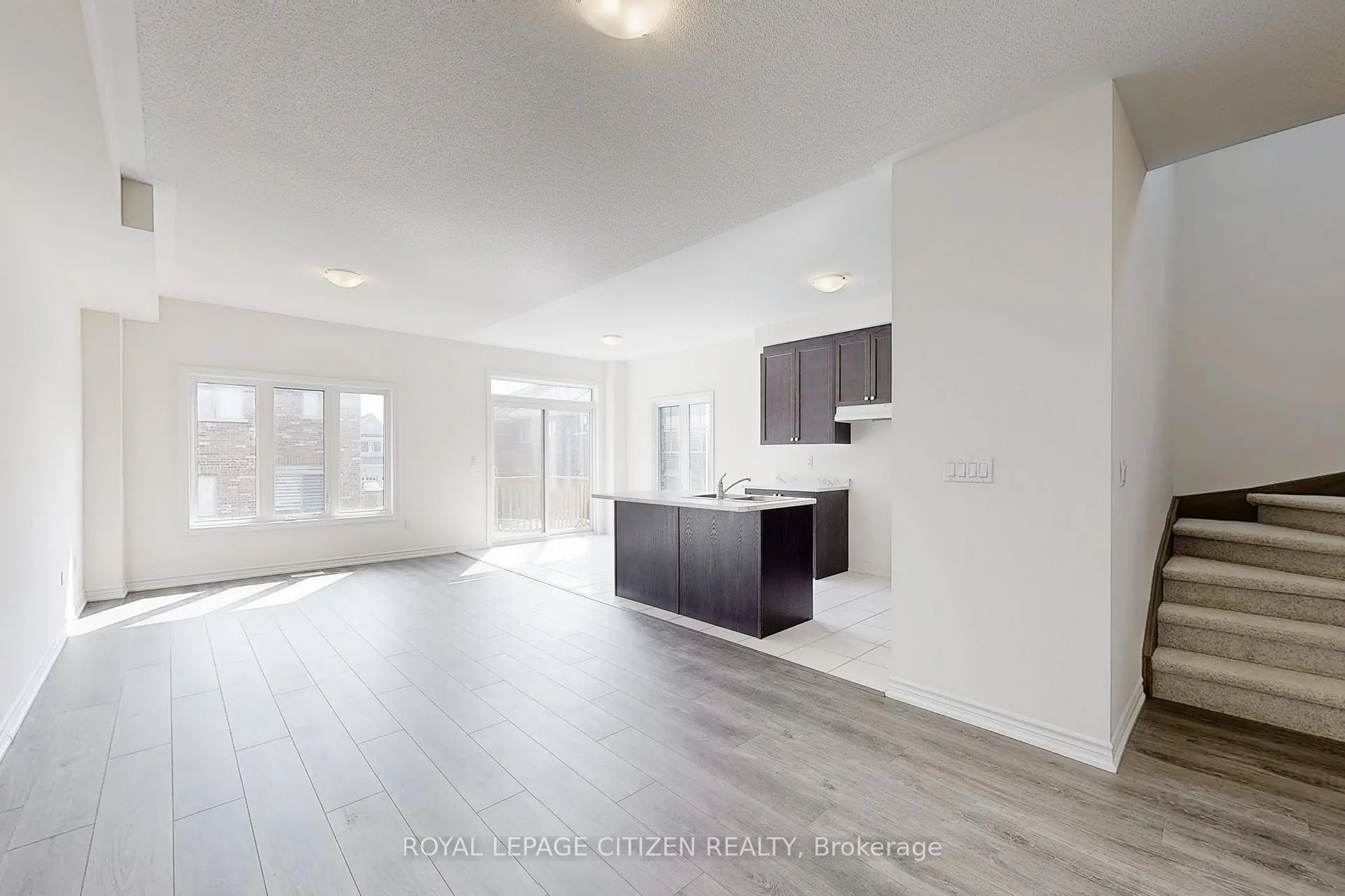 Photo 5 of 113 North Garden Boulevard, Scugog, Port Perry — HOMEH