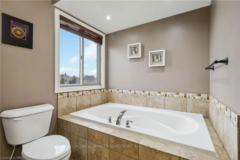 Photo 27 of 16 Freeman Street, Brant, Paris — HOMEH