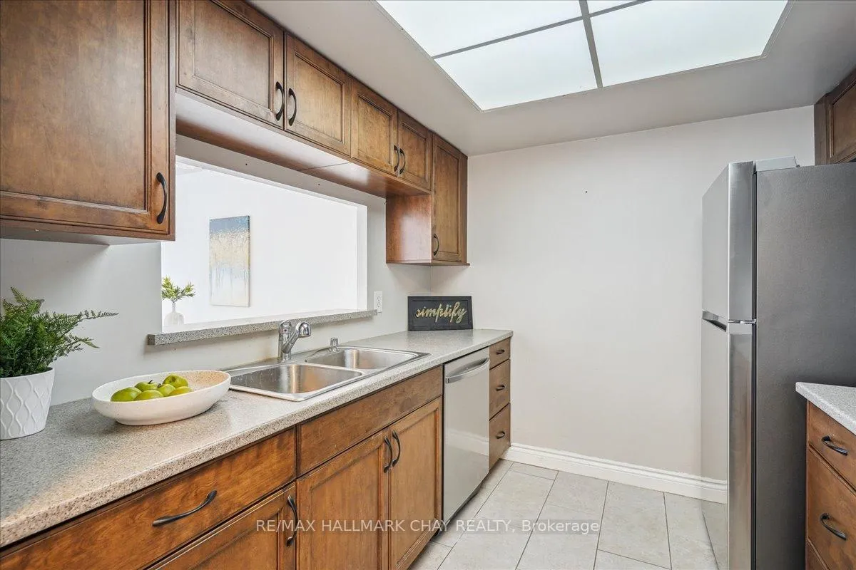 Photo 10 of Unit 809, 65 Ellen Street, Barrie, Lakeshore — HOMEH