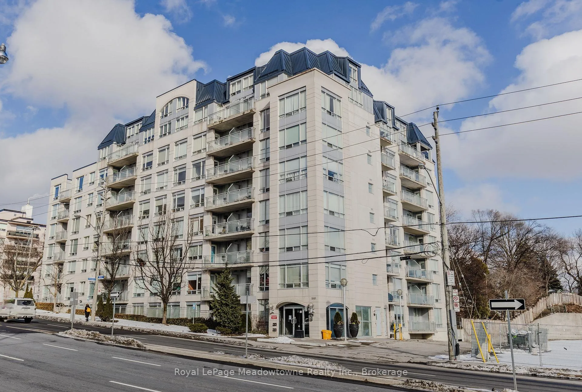 Front of Unit 511, 1801 Bayview Avenue E