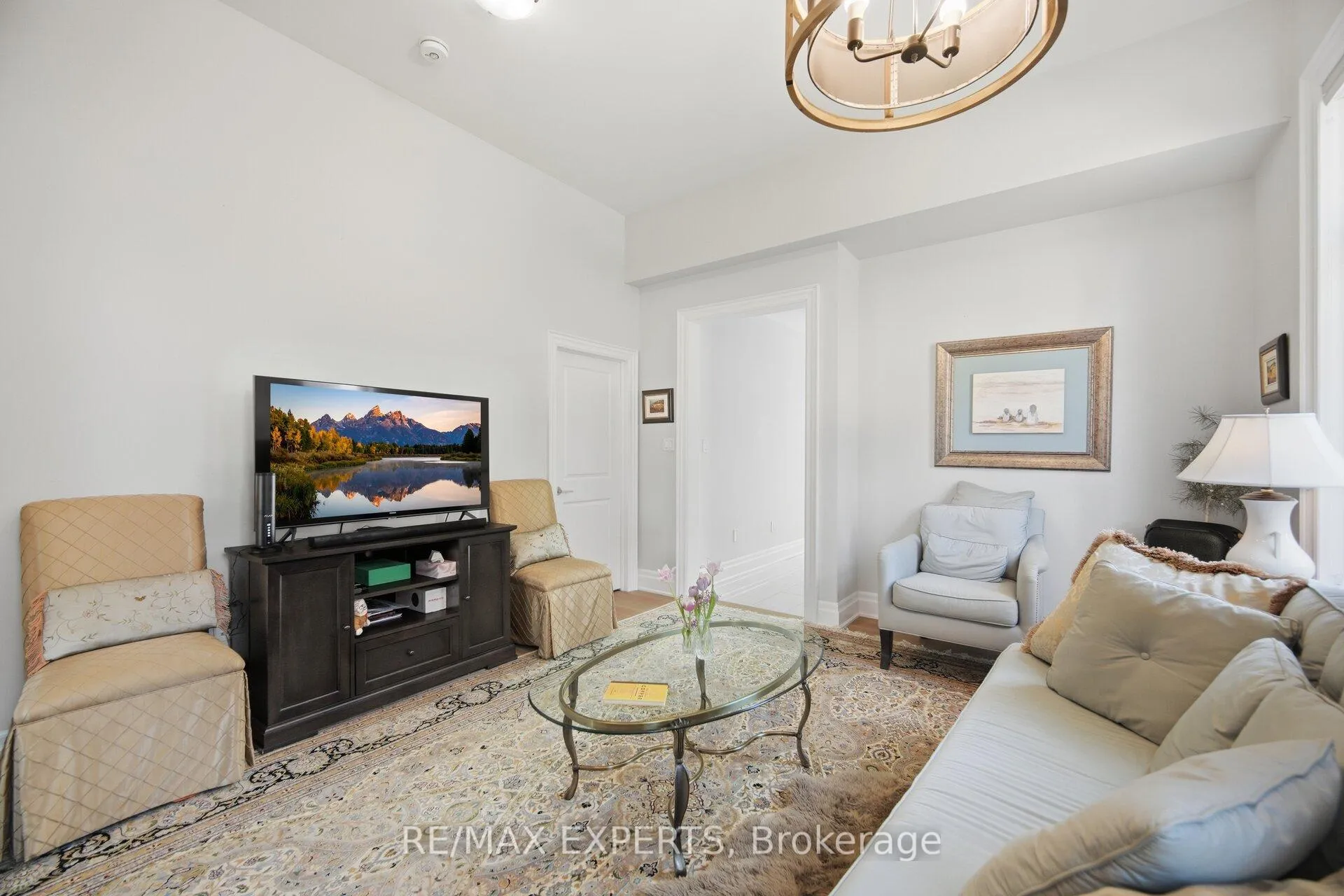 Photo 9 of 22 Kipling Grove Court, Etobicoke, Princess-Rosethorn — HOMEH