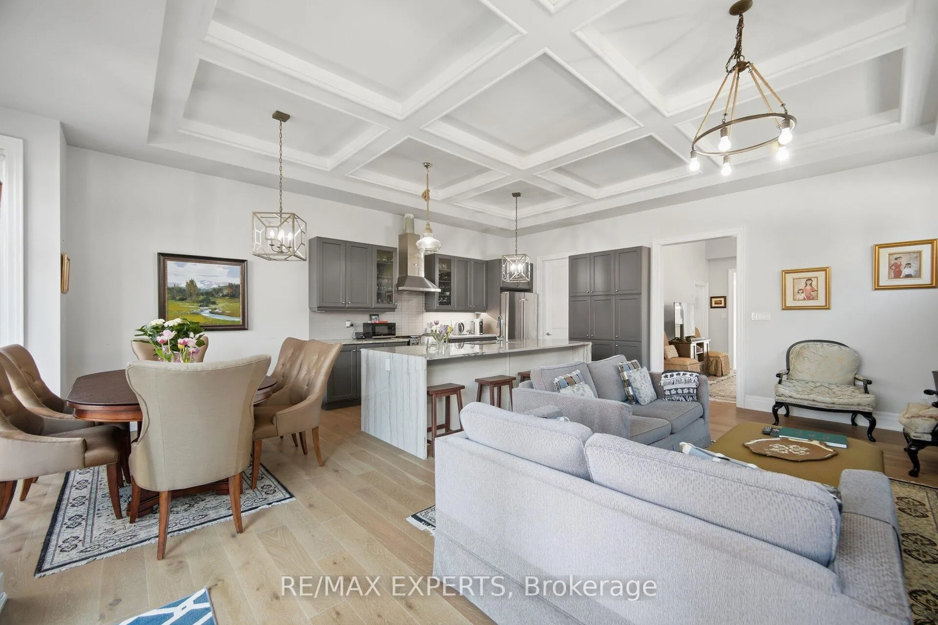 Photo 11 of 22 Kipling Grove Court, Etobicoke, Princess-Rosethorn — HOMEH