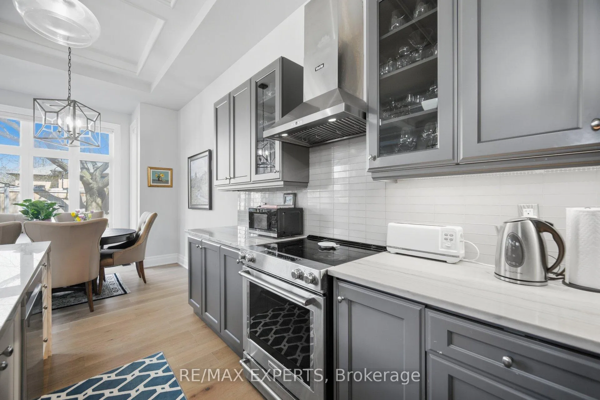 Photo 16 of 22 Kipling Grove Court, Etobicoke, Princess-Rosethorn — HOMEH