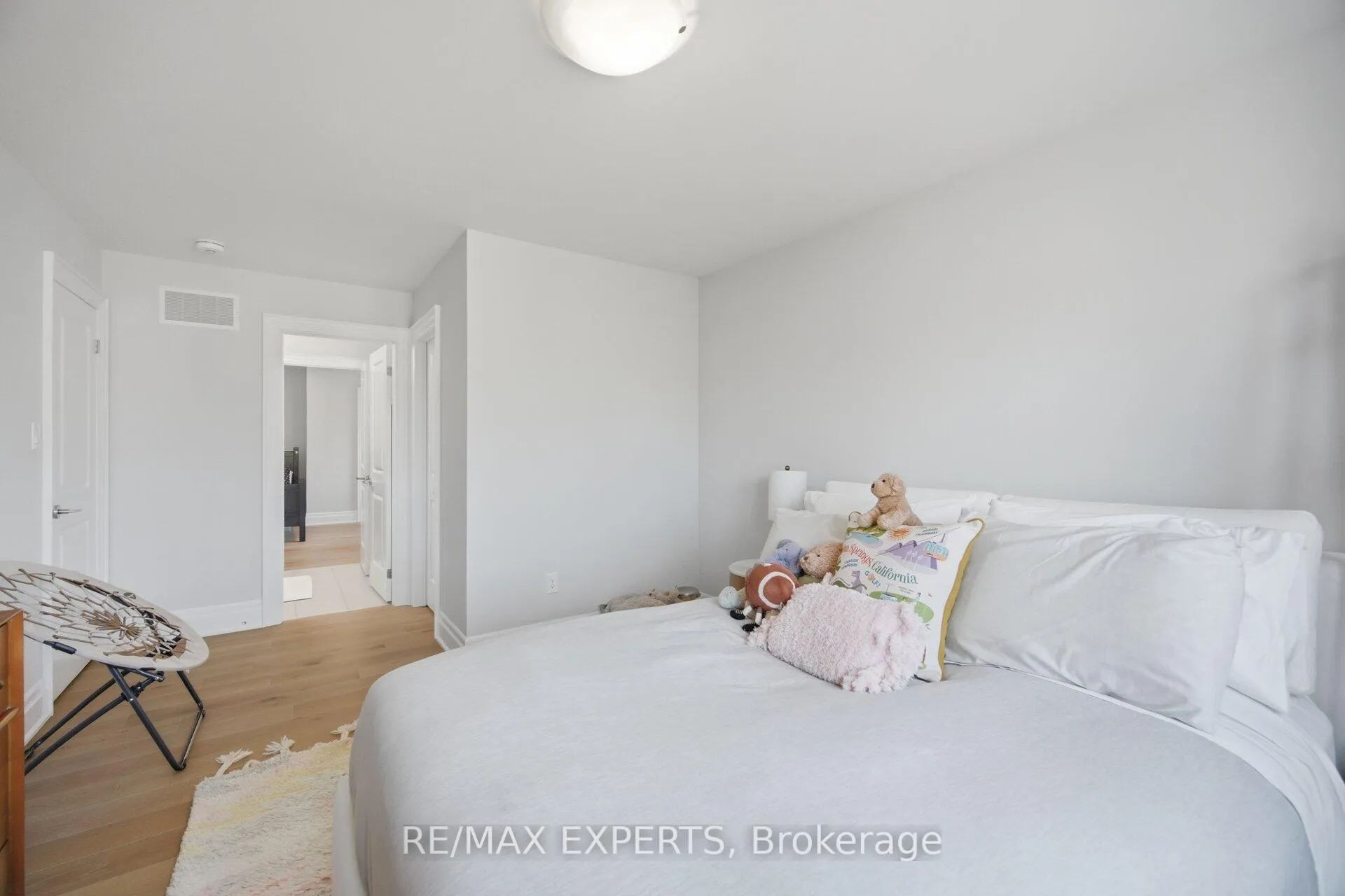 Photo 26 of 22 Kipling Grove Court, Etobicoke, Princess-Rosethorn — HOMEH