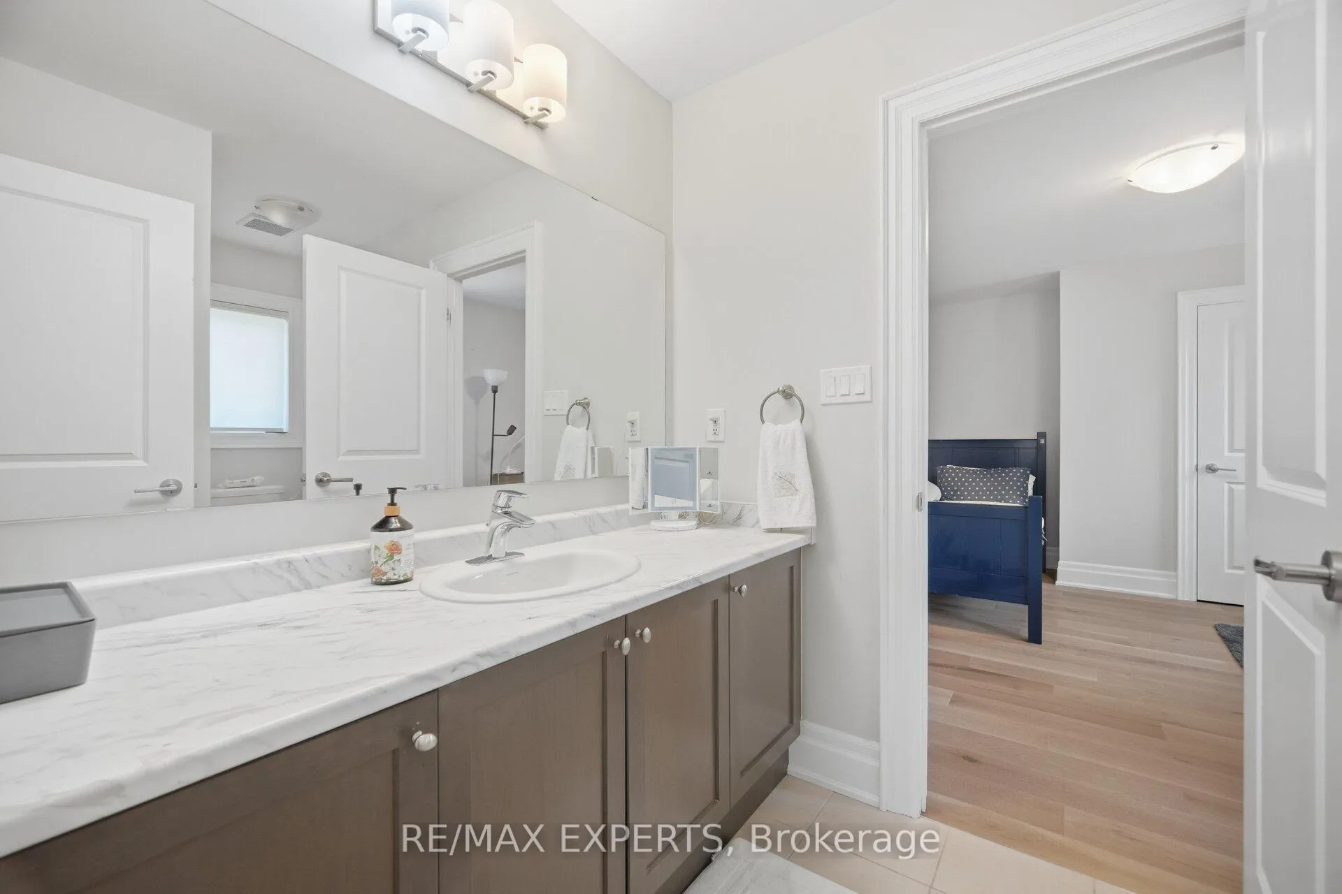 Photo 27 of 22 Kipling Grove Court, Etobicoke, Princess-Rosethorn — HOMEH