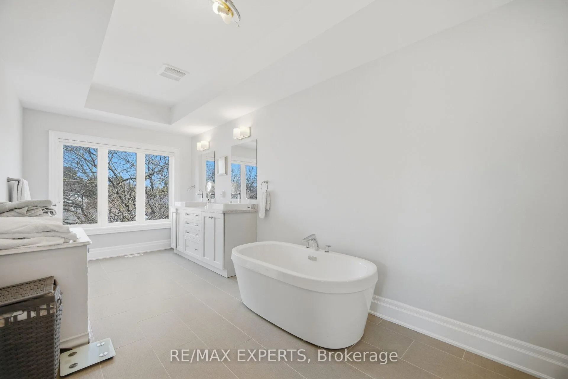 Photo 35 of 22 Kipling Grove Court, Etobicoke, Princess-Rosethorn — HOMEH