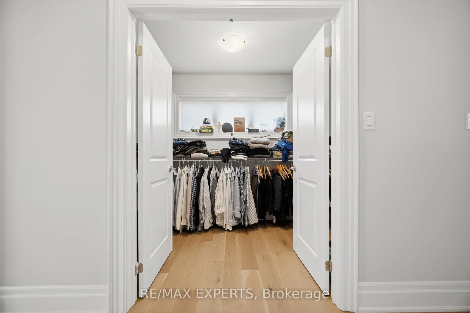 Photo 37 of 22 Kipling Grove Court, Etobicoke, Princess-Rosethorn — HOMEH