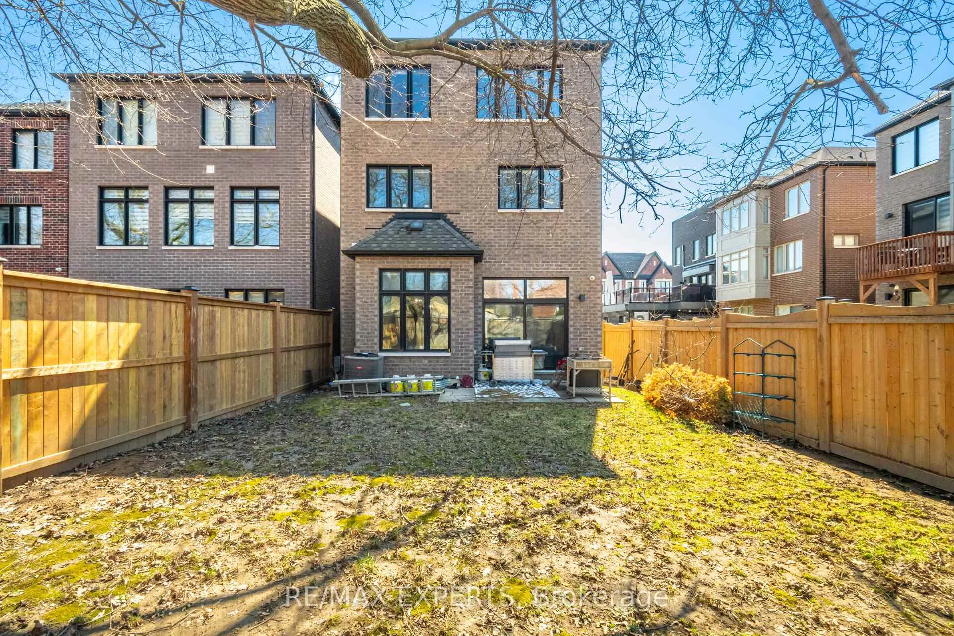 Photo 40 of 22 Kipling Grove Court, Etobicoke, Princess-Rosethorn — HOMEH