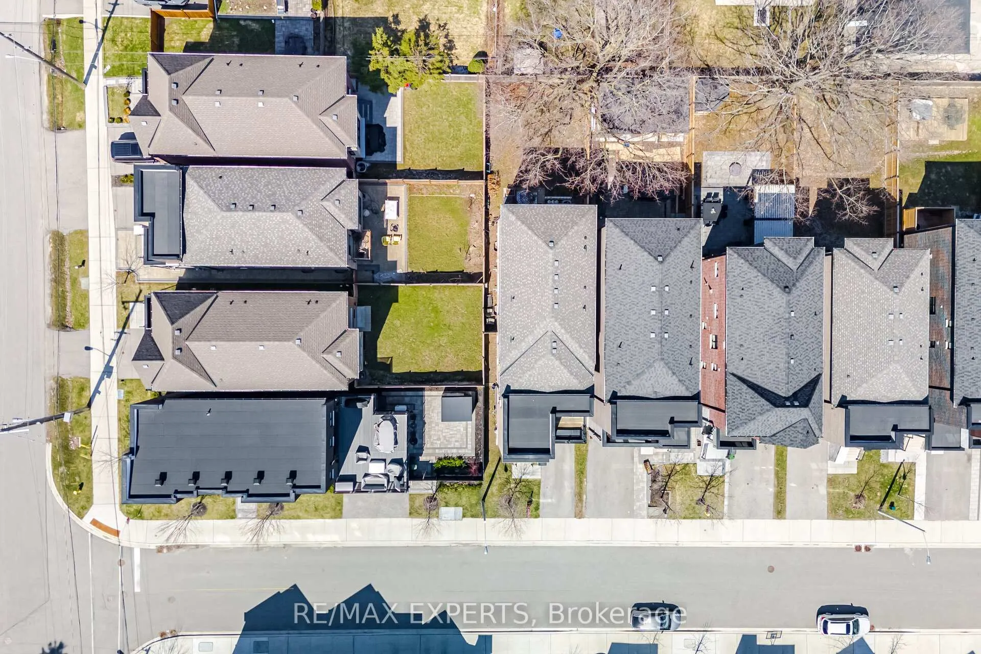 Photo 42 of 22 Kipling Grove Court, Etobicoke, Princess-Rosethorn — HOMEH