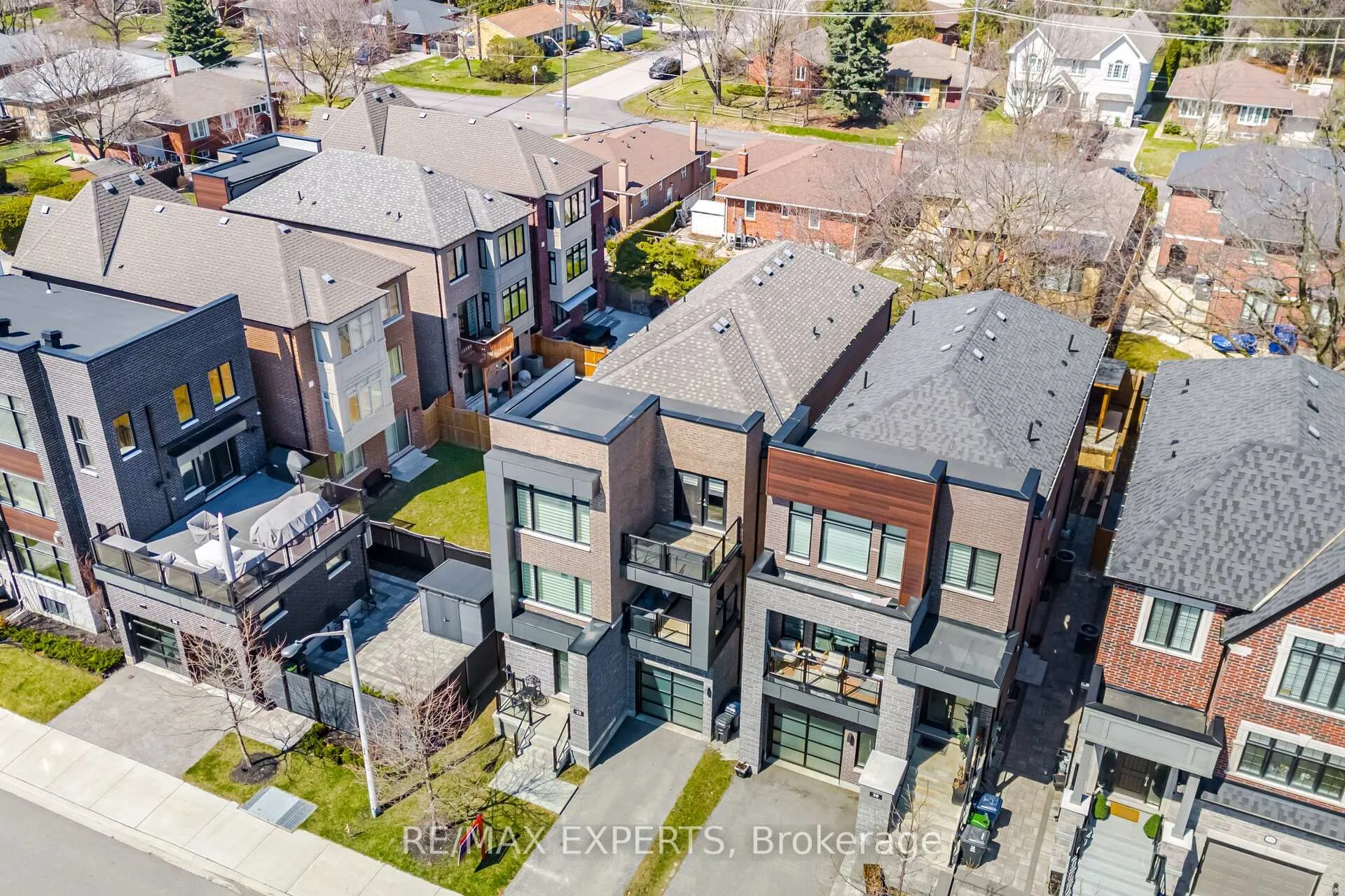 Photo 46 of 22 Kipling Grove Court, Etobicoke, Princess-Rosethorn — HOMEH