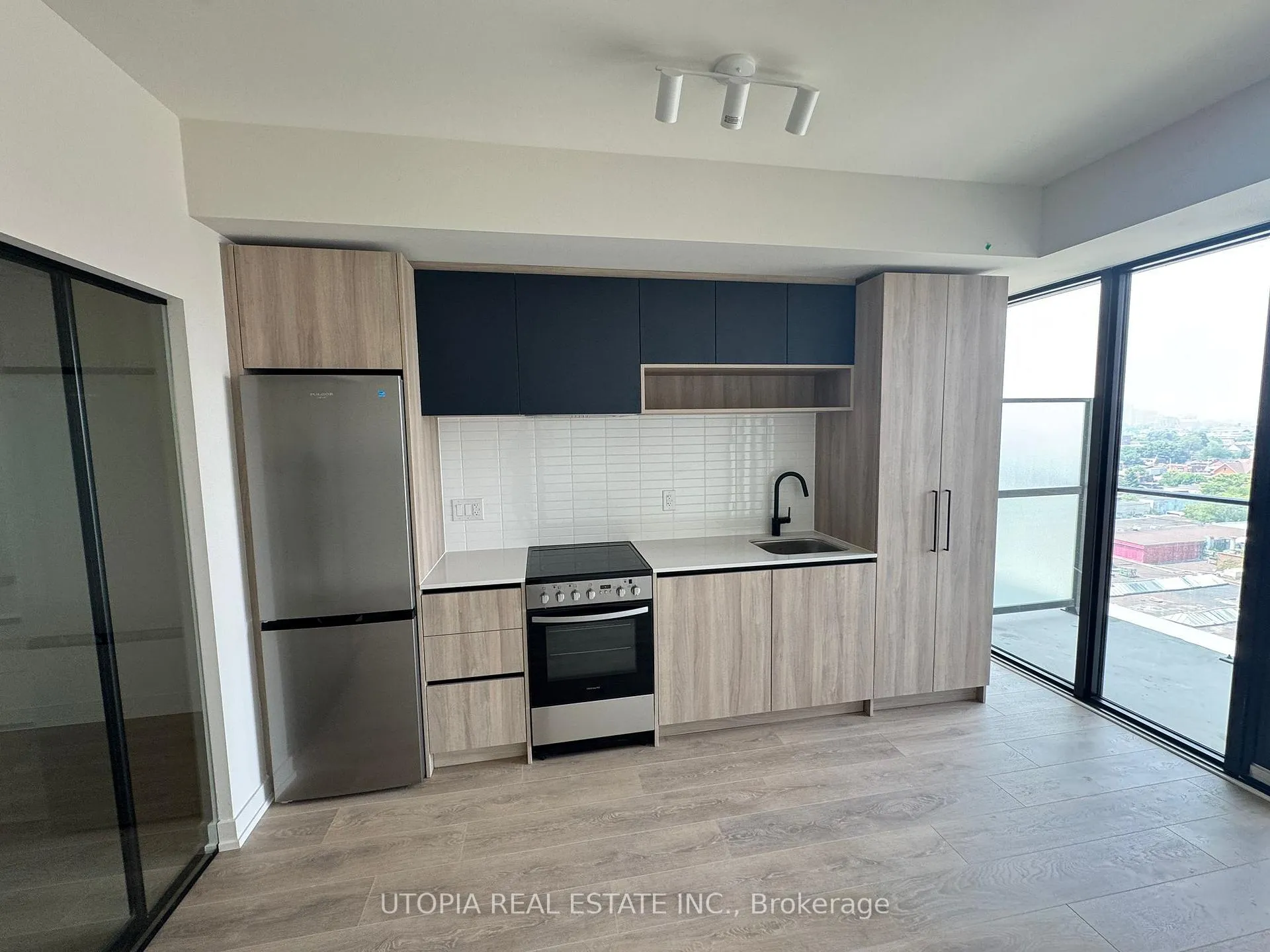 Photo 10 of Unit 713, 181 Sterling Road, Toronto, Dufferin Grove — HOMEH