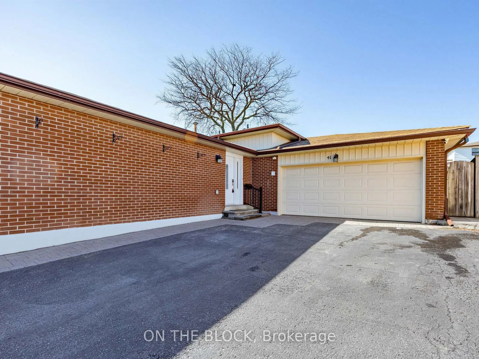 Photo 3 of 41 Eastlea Crescent, Scarborough, L'Amoreaux — HOMEH