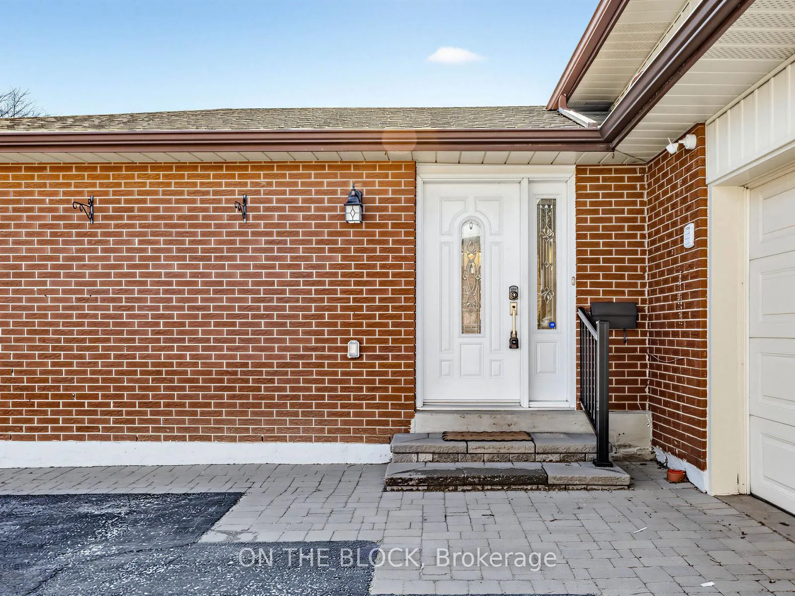 Photo 4 of 41 Eastlea Crescent, Scarborough, L'Amoreaux — HOMEH