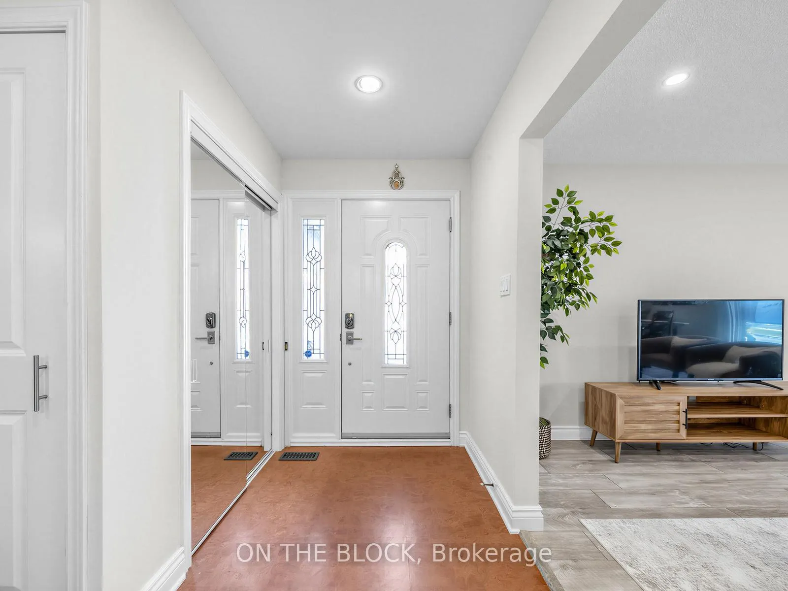 Photo 5 of 41 Eastlea Crescent, Scarborough, L'Amoreaux — HOMEH