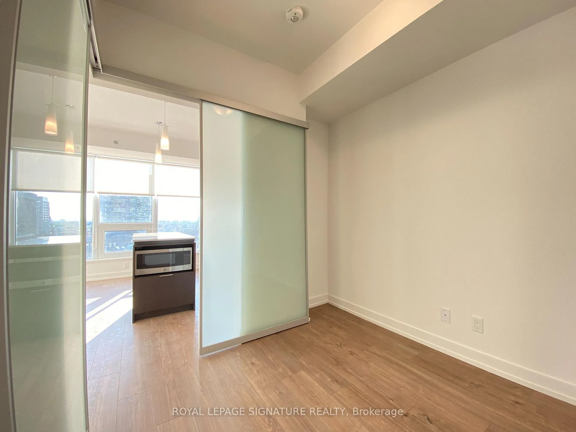 Photo 5 of Unit 903, 203 College Street, Toronto, Kensington-Chinatown — HOMEH