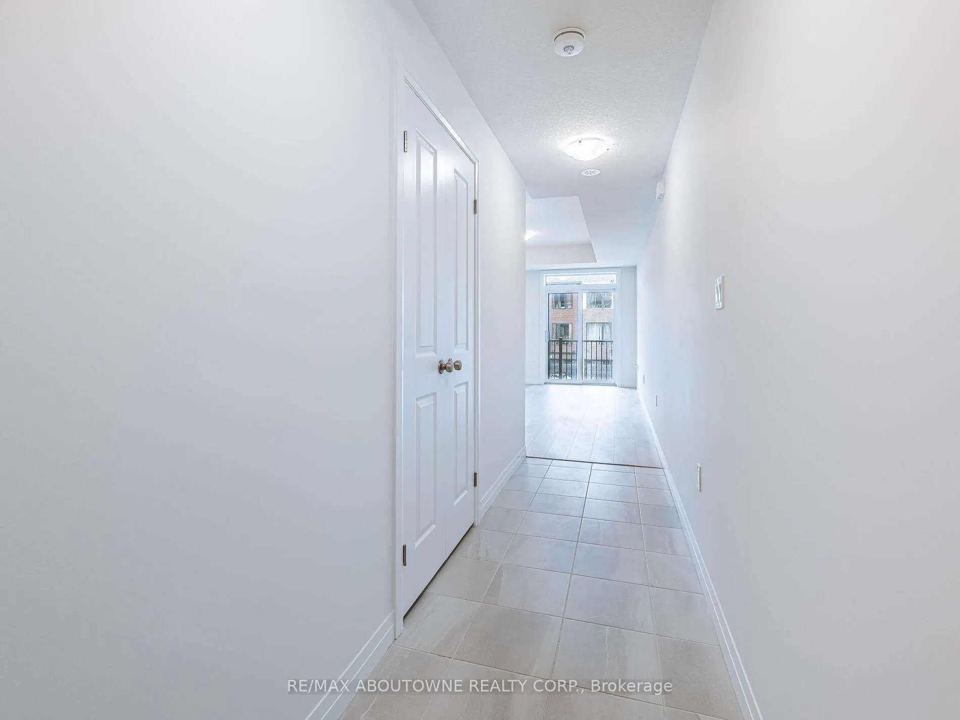 Photo 7 of 69 Thatcher Drive, Guelph, Kortright East — HOMEH