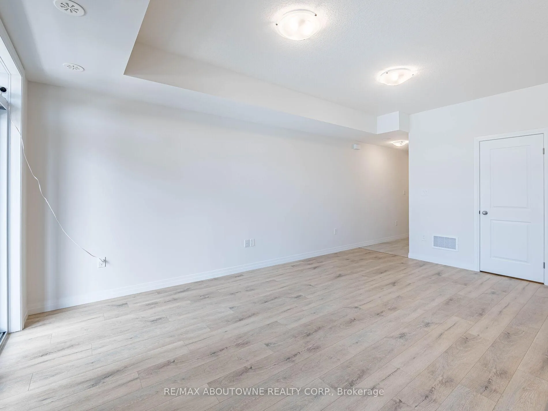 Photo 19 of 69 Thatcher Drive, Guelph, Kortright East — HOMEH