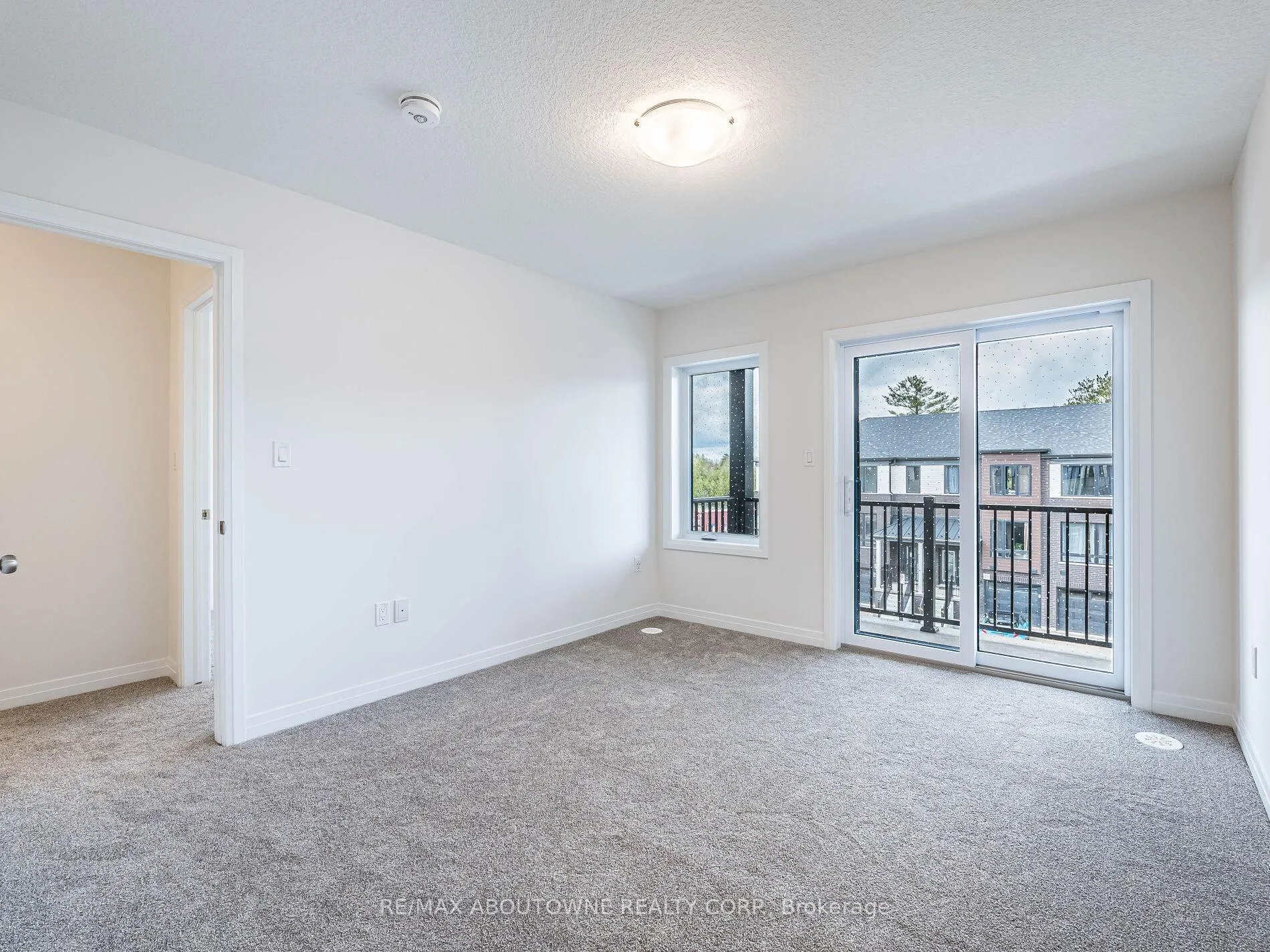 Photo 29 of 69 Thatcher Drive, Guelph, Kortright East — HOMEH
