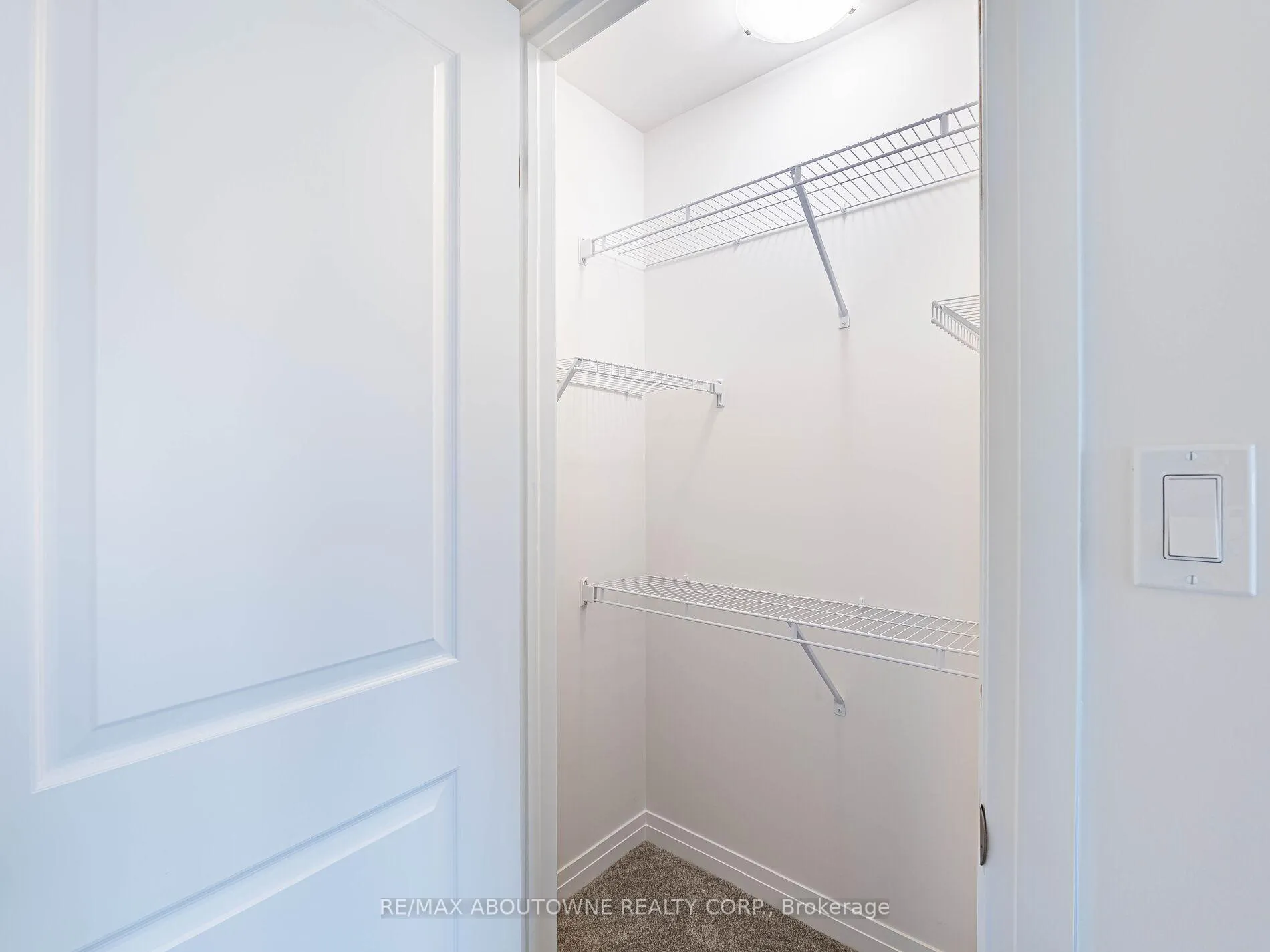 Photo 31 of 69 Thatcher Drive, Guelph, Kortright East — HOMEH