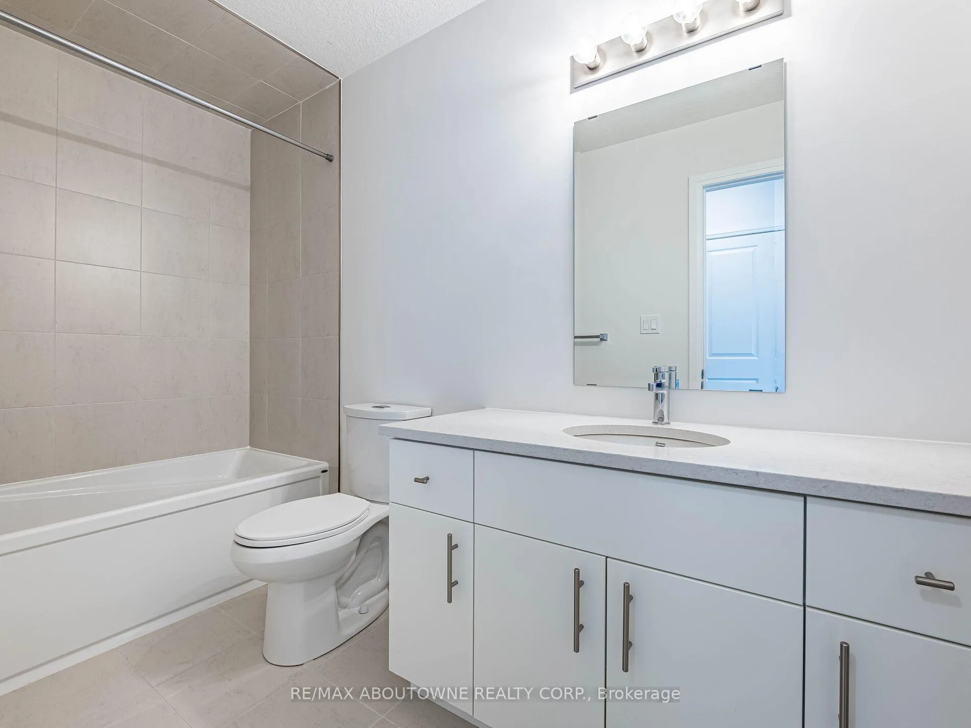Photo 38 of 69 Thatcher Drive, Guelph, Kortright East — HOMEH
