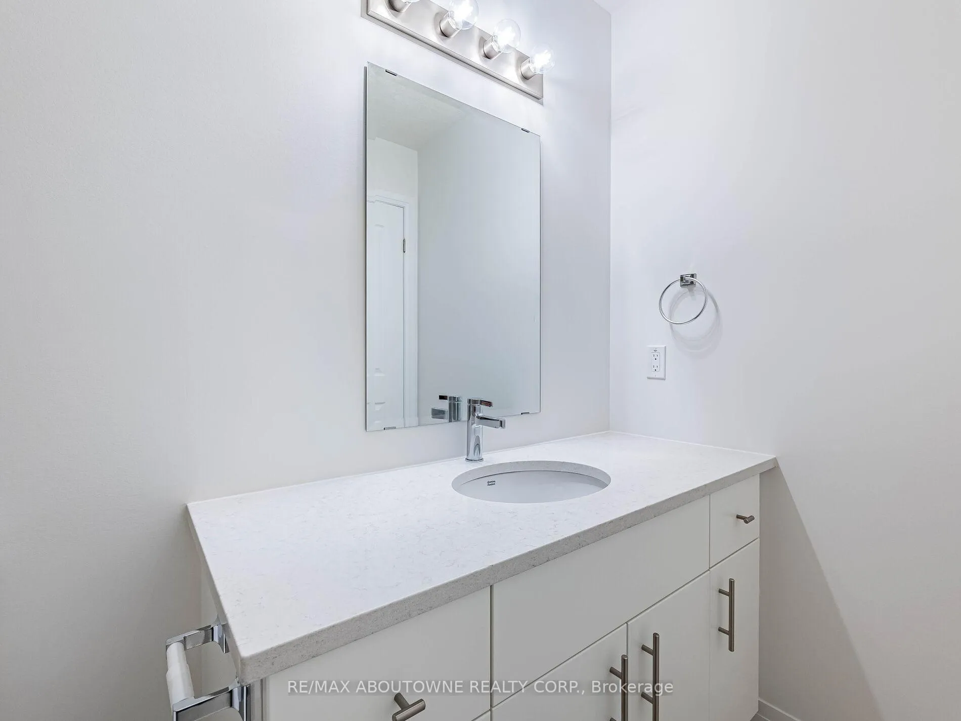 Photo 40 of 69 Thatcher Drive, Guelph, Kortright East — HOMEH