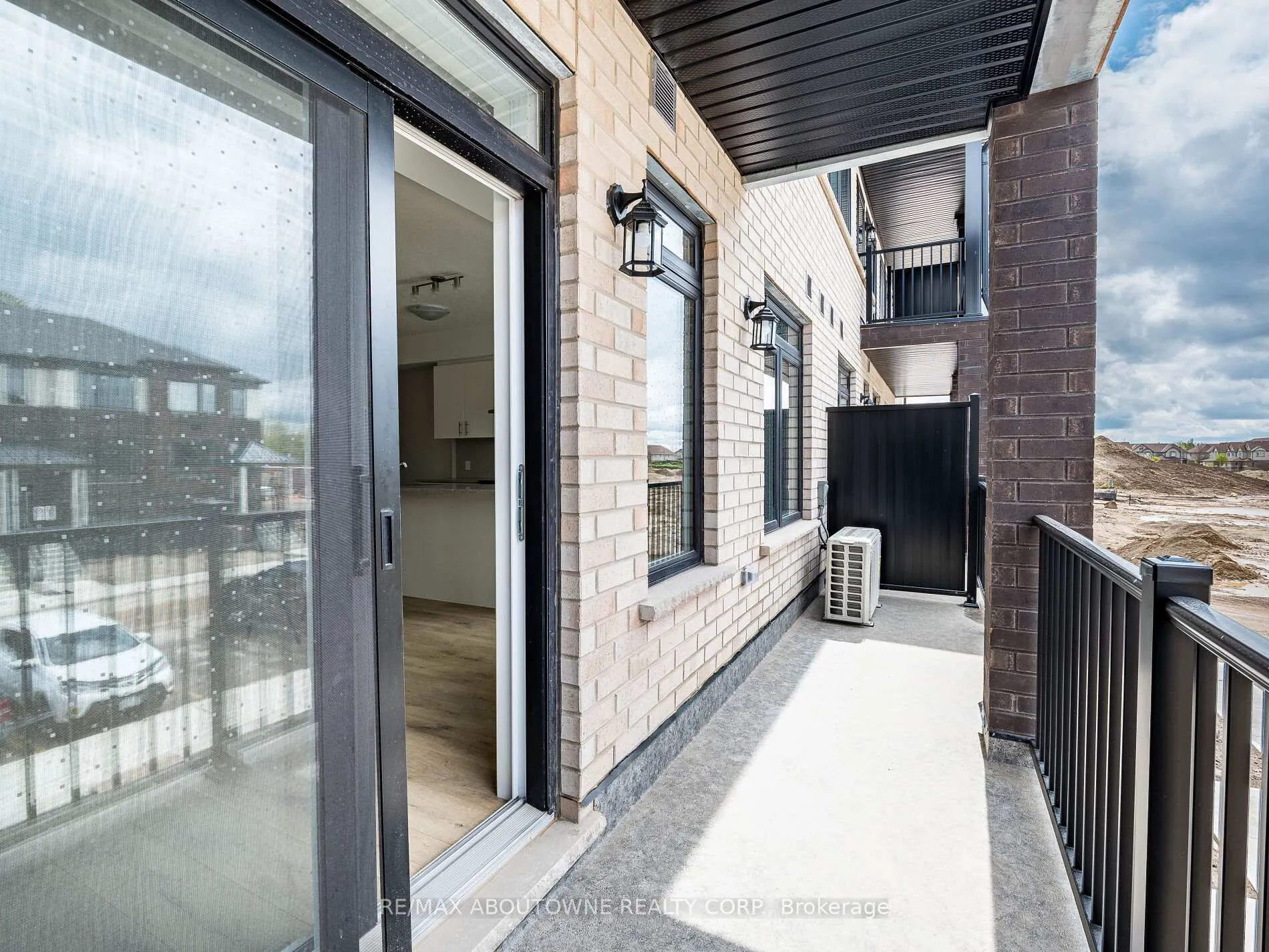 Photo 45 of 69 Thatcher Drive, Guelph, Kortright East — HOMEH