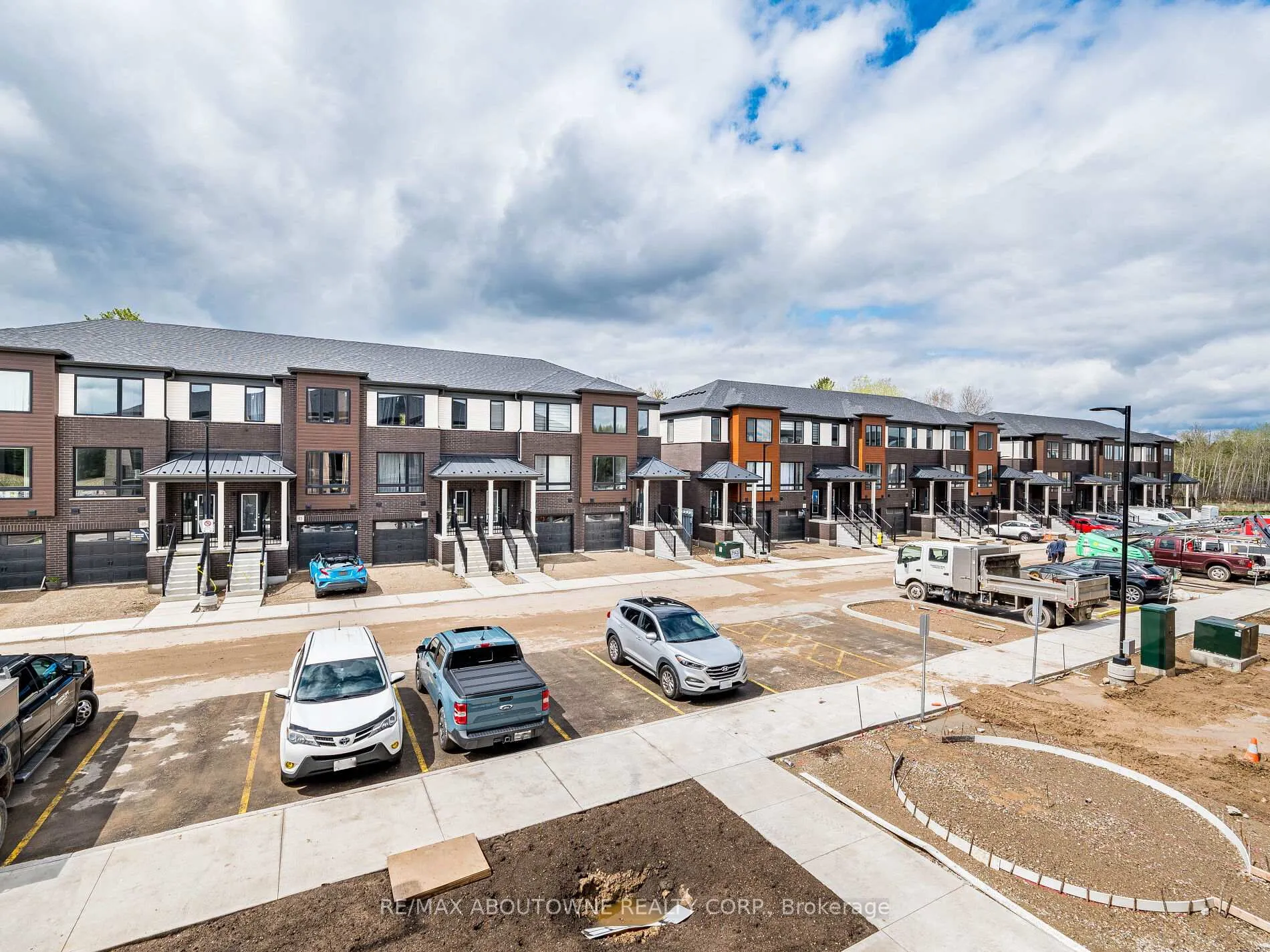 Photo 46 of 69 Thatcher Drive, Guelph, Kortright East — HOMEH