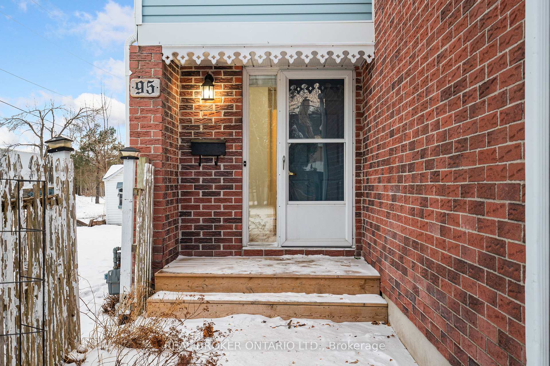 Photo 2 of 95 Nelson Street W, Carleton Place — HOMEH