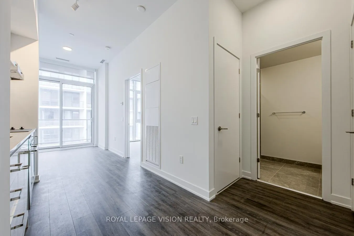 Photo 8 of Unit PH22, 9 Tecumseth Street, Toronto, Niagara — HOMEH